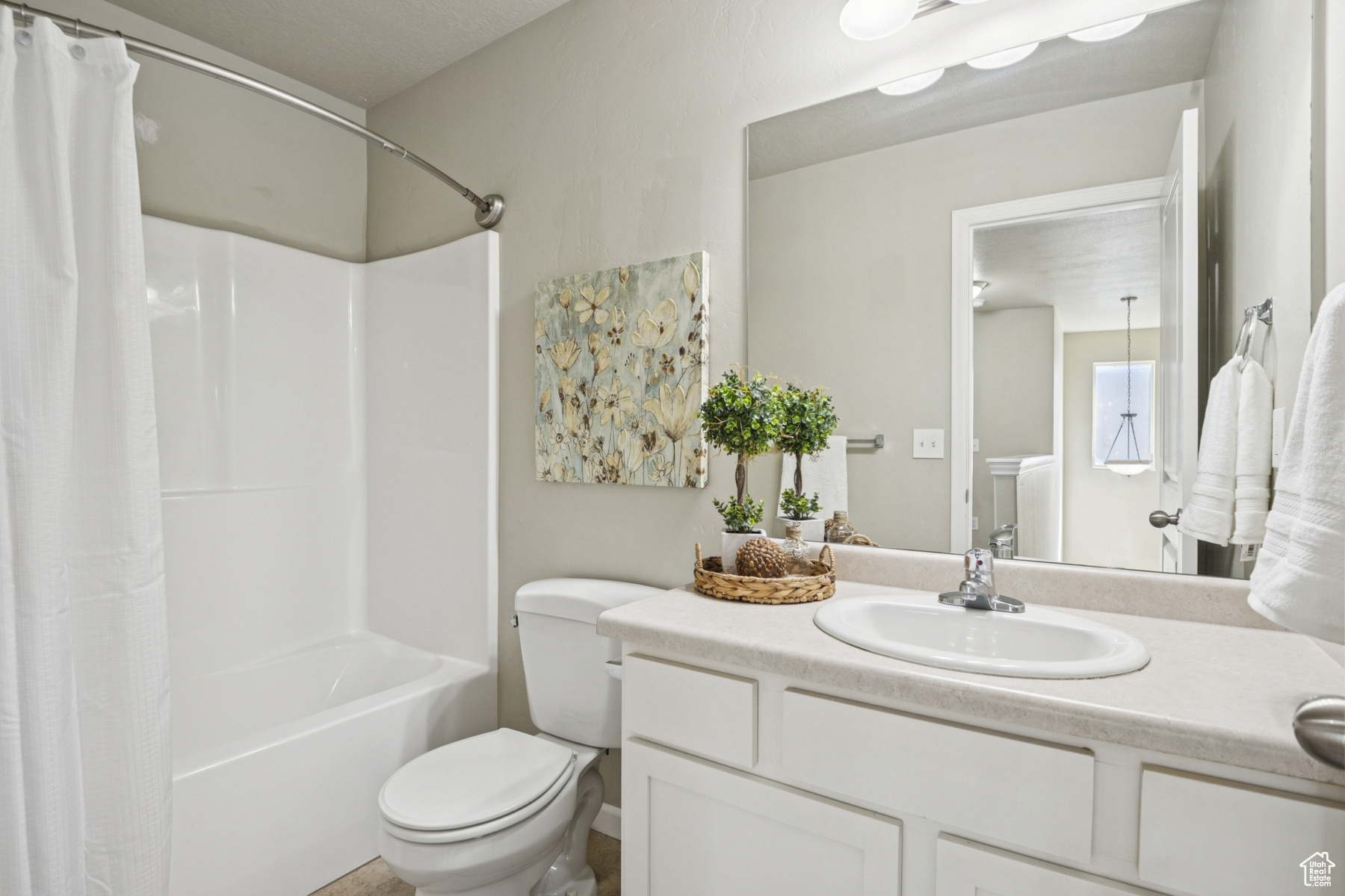 CRESTHAVEN VILLAGE - Residential