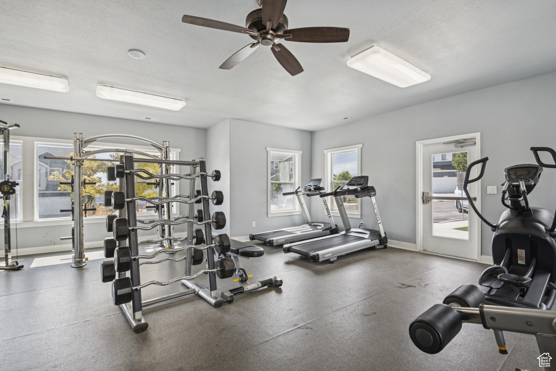 CRESTHAVEN VILLAGE - Residential