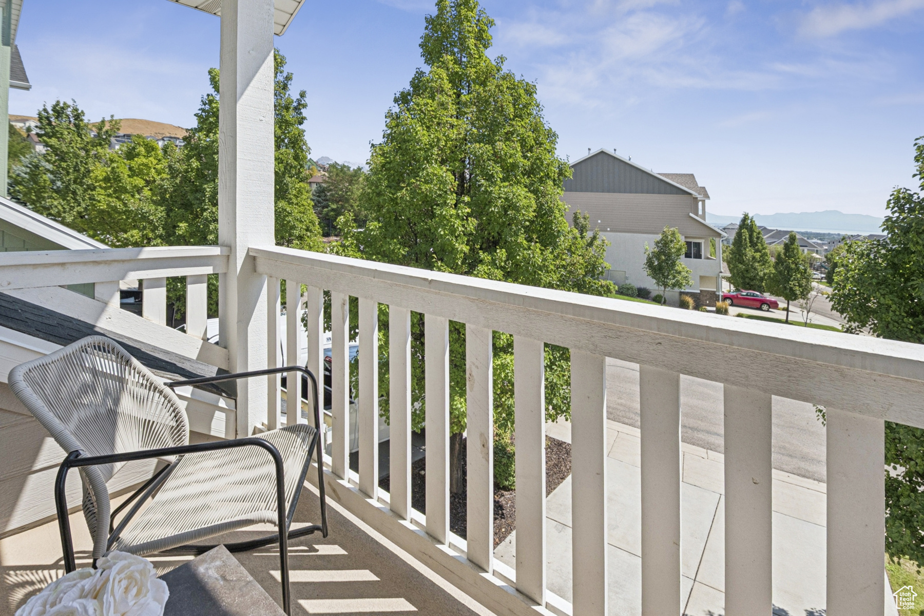 CRESTHAVEN VILLAGE - Residential