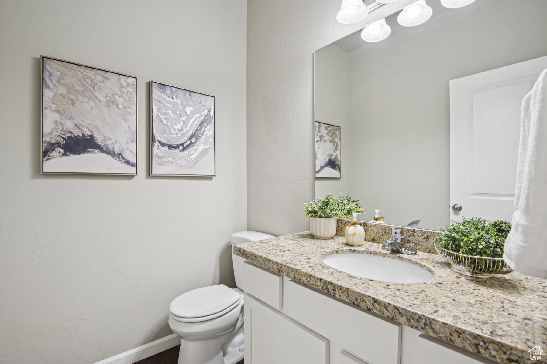 CRESTHAVEN VILLAGE - Residential