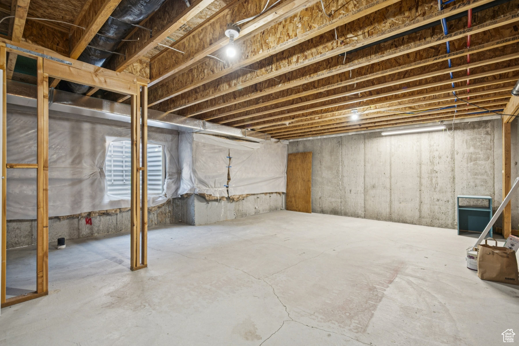 CRESTHAVEN VILLAGE - Residential