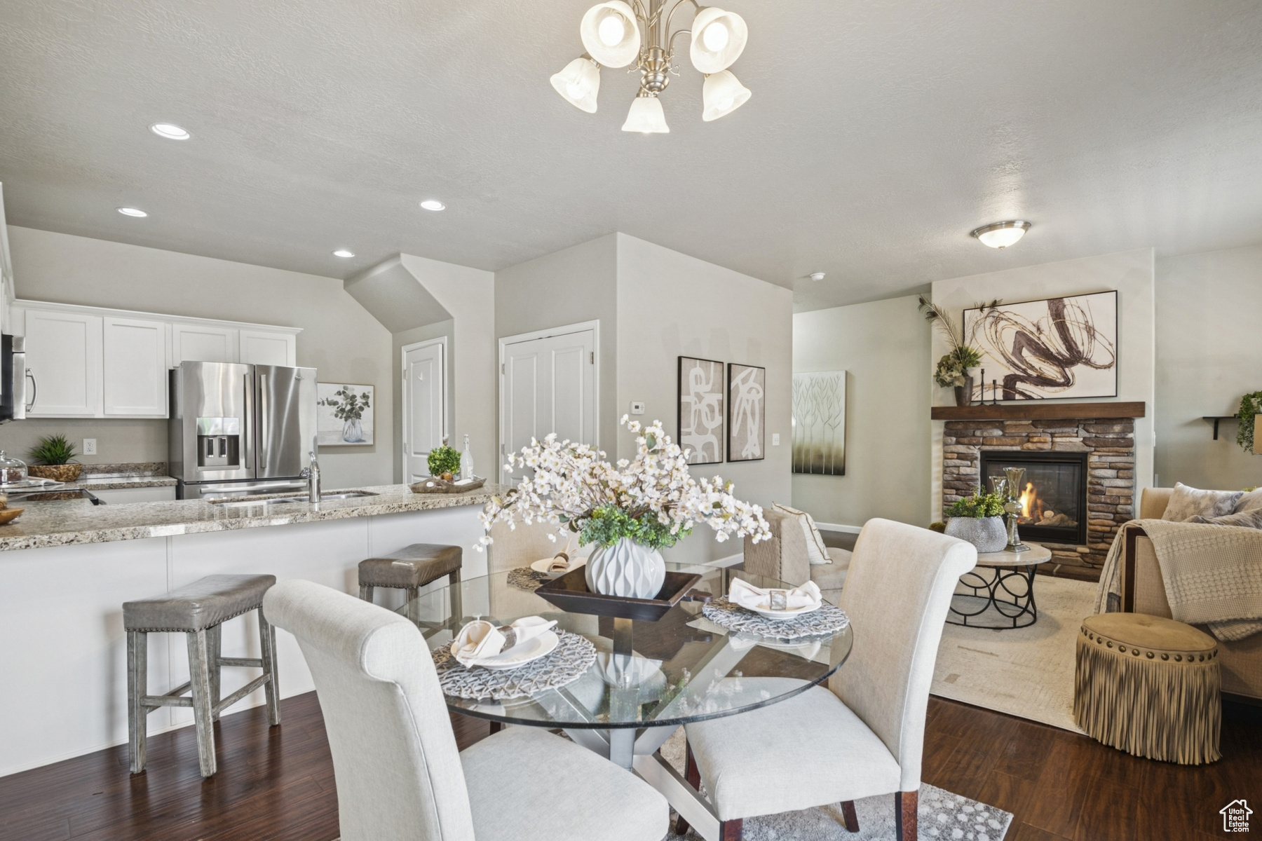 CRESTHAVEN VILLAGE - Residential