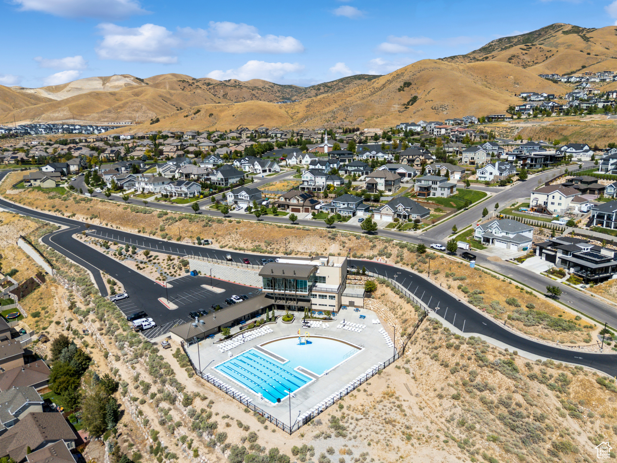 CRESTHAVEN VILLAGE - Residential