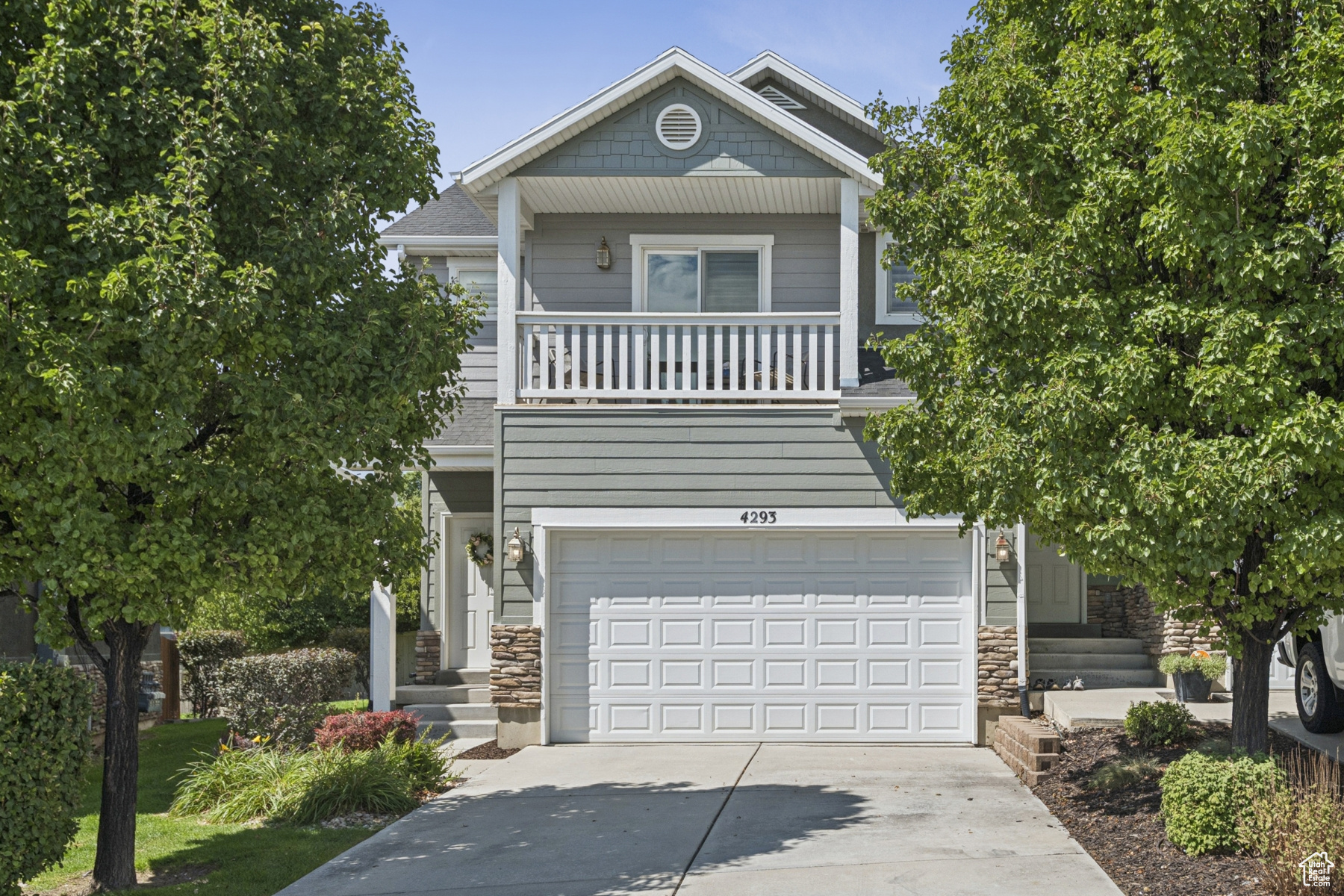 CRESTHAVEN VILLAGE - Residential