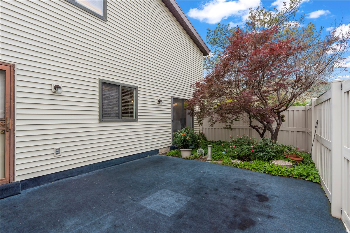 CHASE LANE VILLAGE - Residential Income