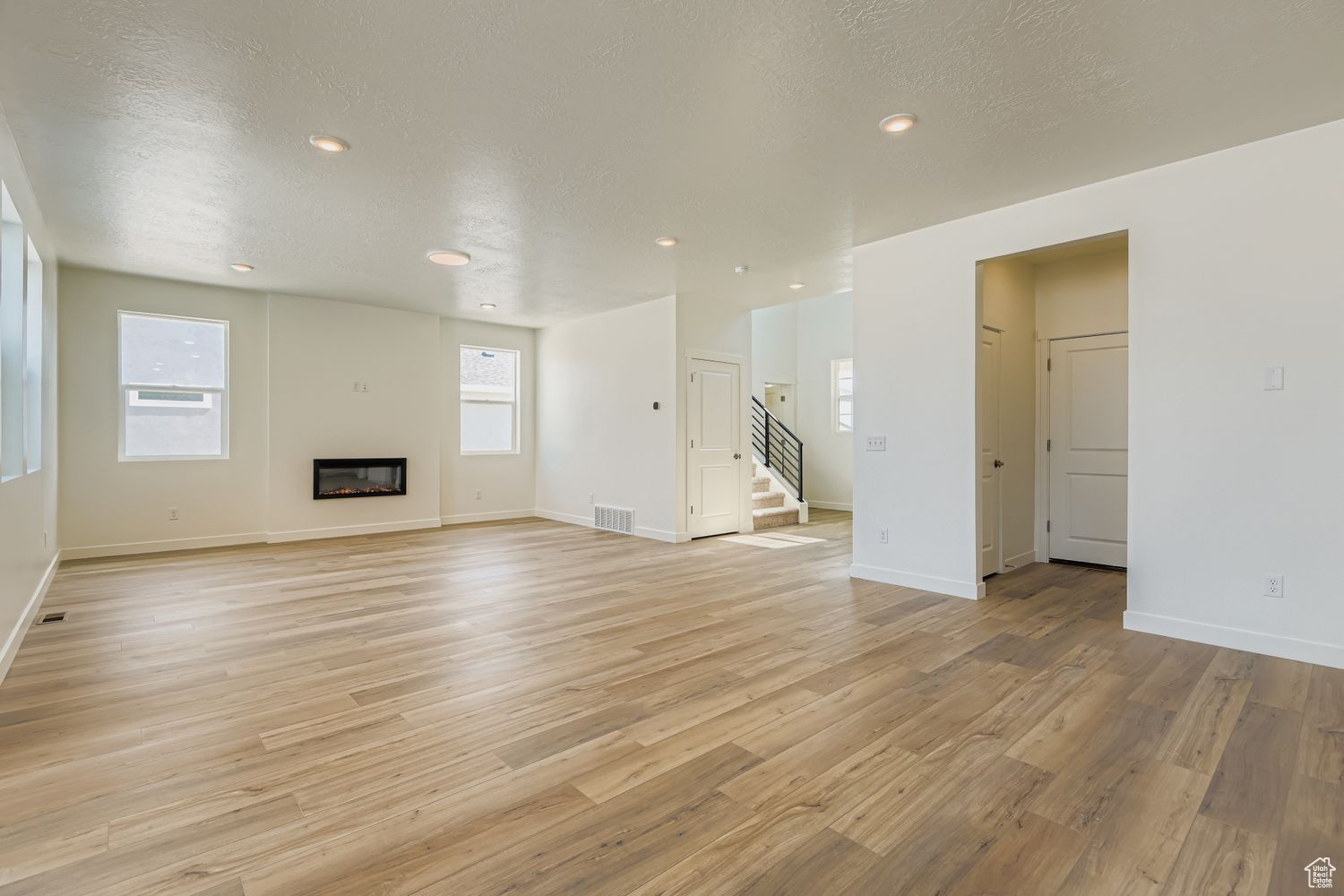 RESERVE AT PINNACLES AT EAGLE MOUNTAIN. - Residential