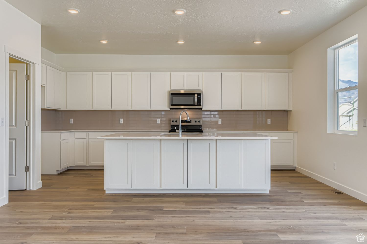 RESERVE AT PINNACLES AT EAGLE MOUNTAIN. - Residential