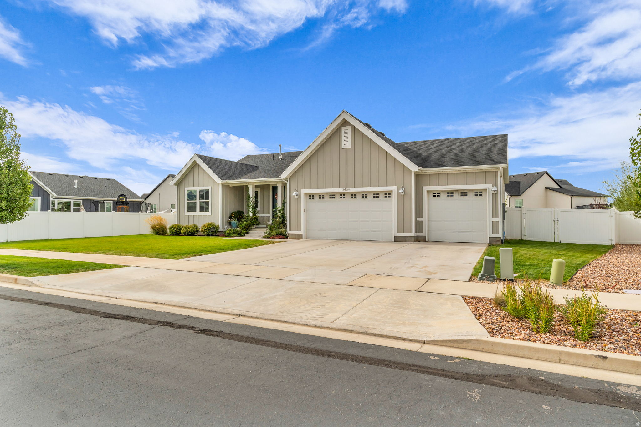 MAPLETON GROVE - Residential