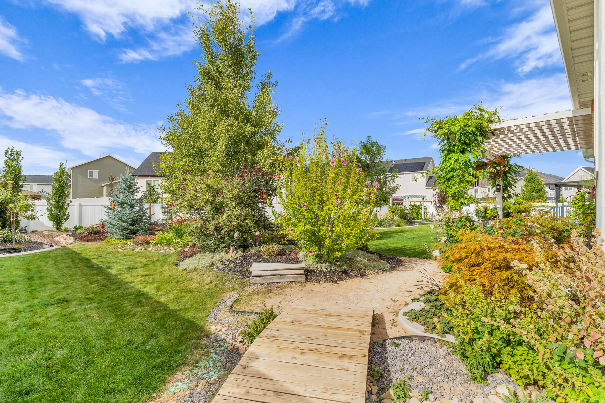 MAPLETON GROVE - Residential