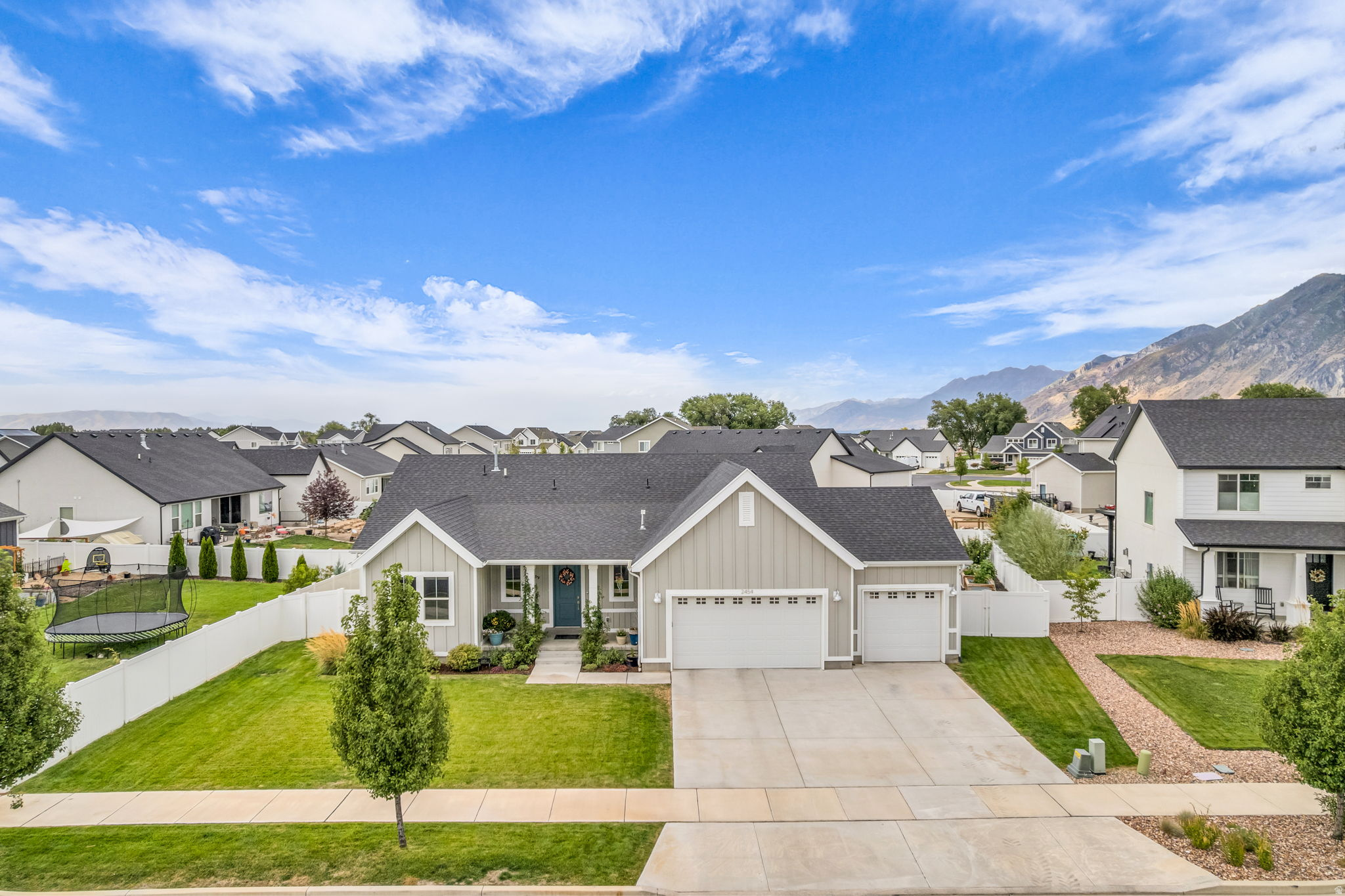 MAPLETON GROVE - Residential