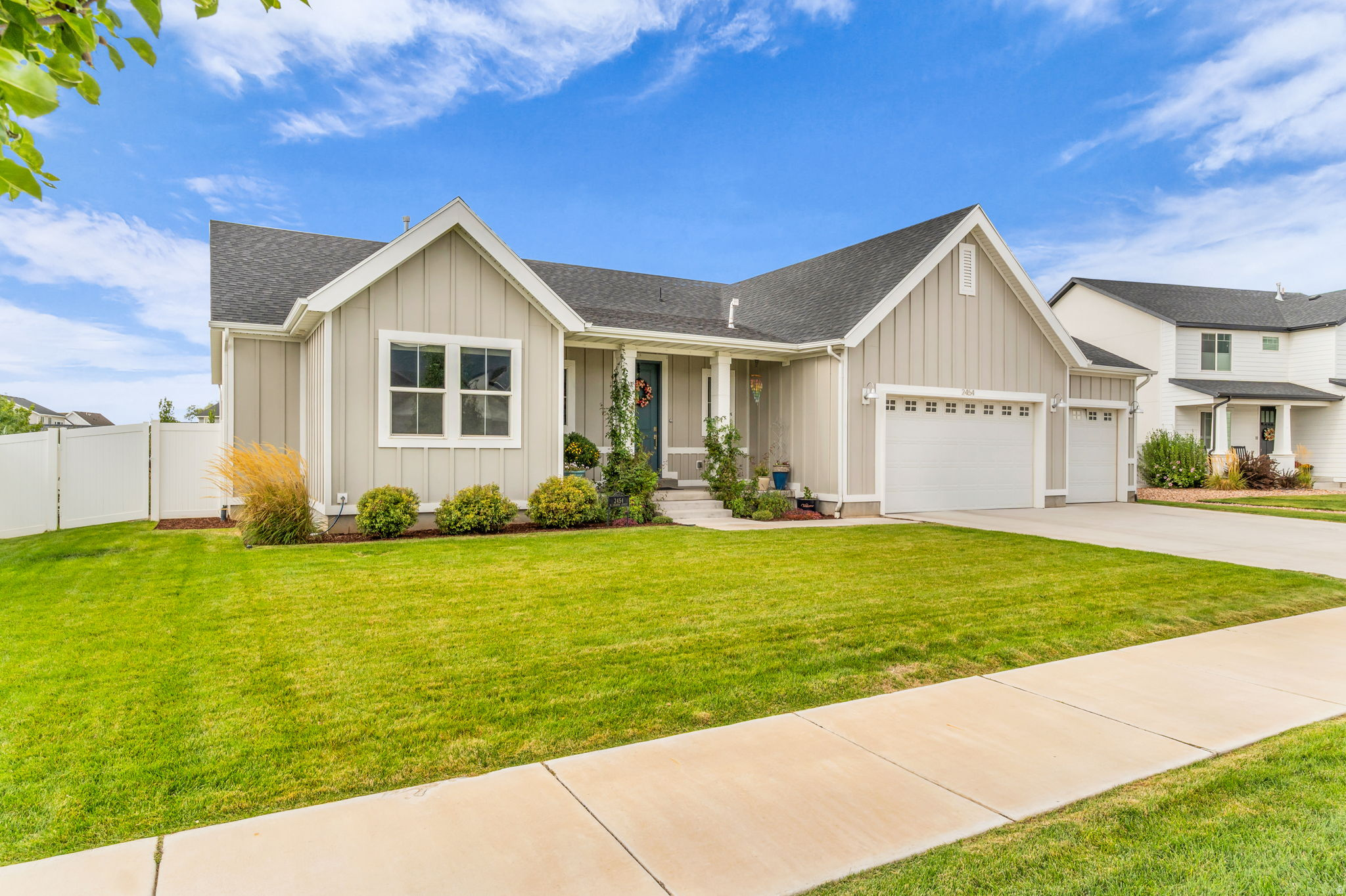 MAPLETON GROVE - Residential