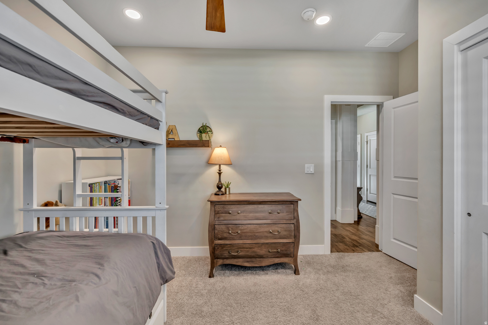 VILLAGE - Residential