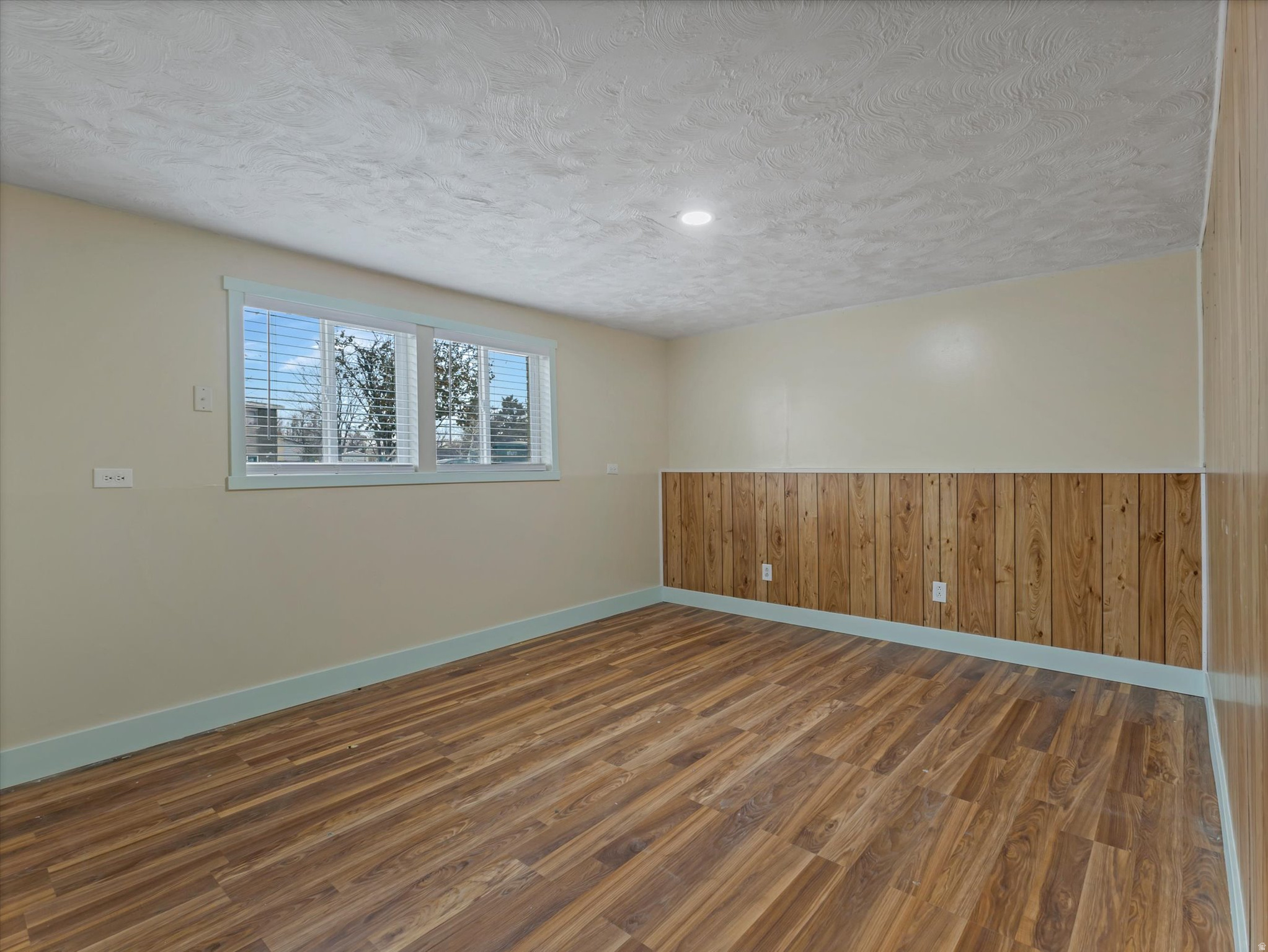 VALLEY DOWN #4 - Residential