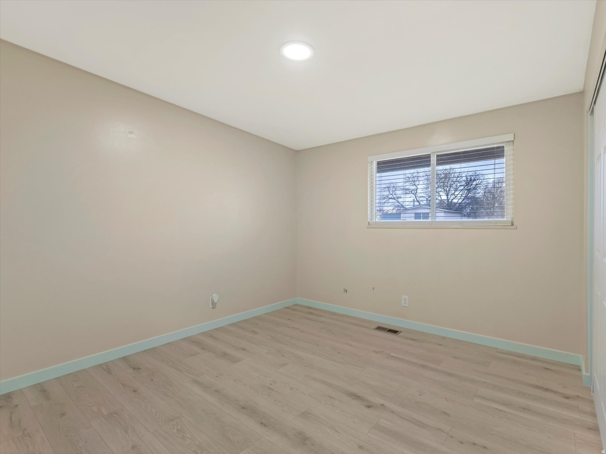 VALLEY DOWN #4 - Residential