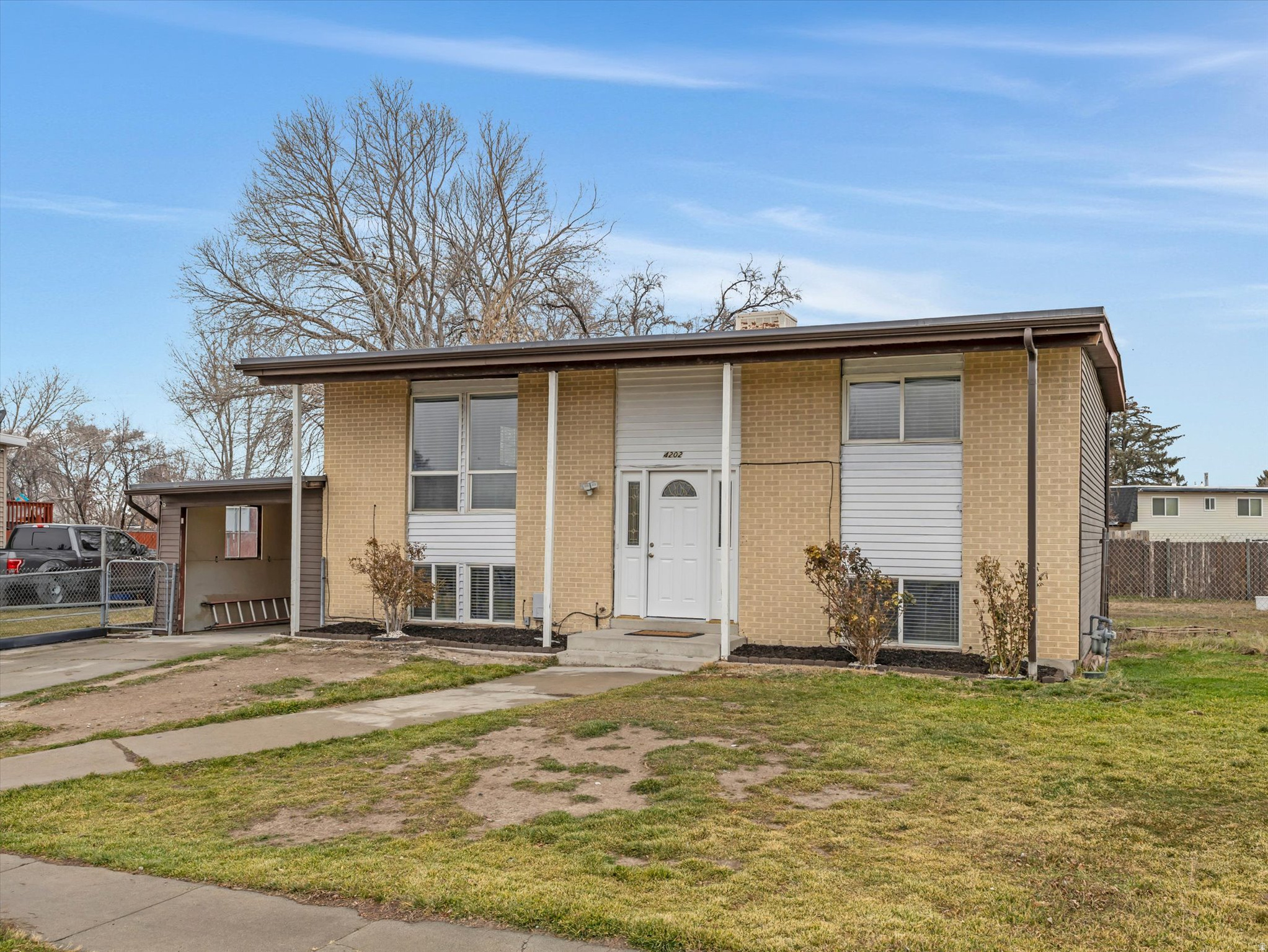 VALLEY DOWN #4 - Residential