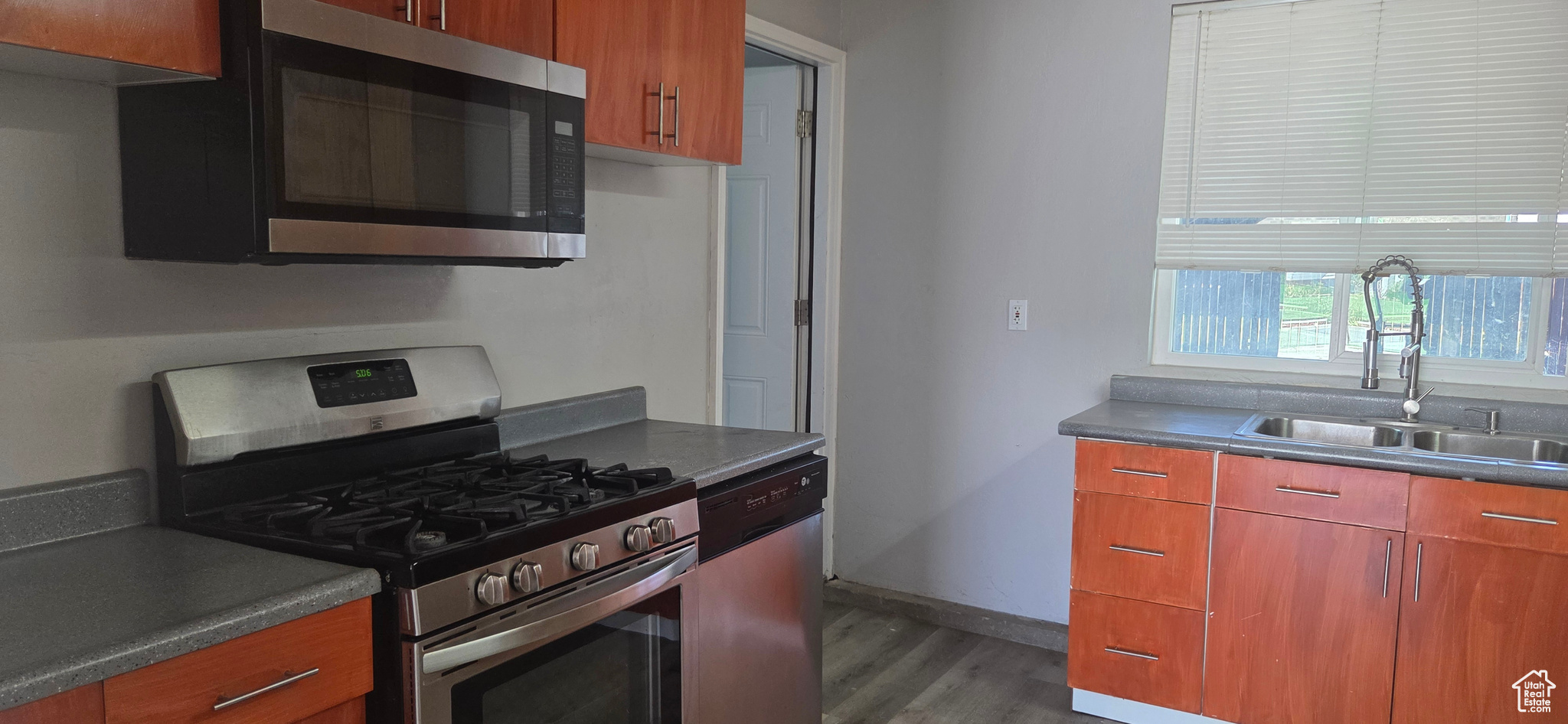 WHITE CITY - Residential