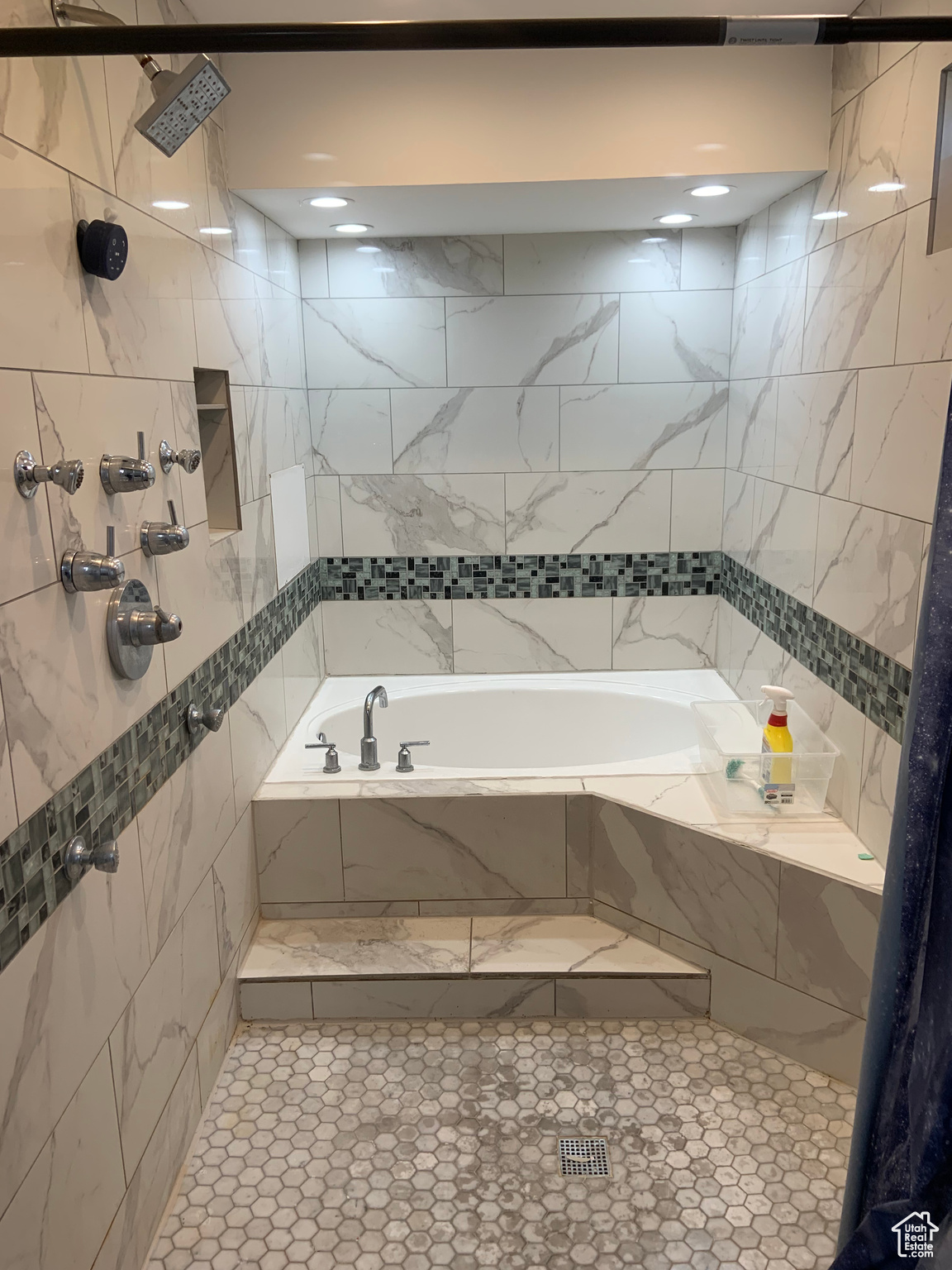 WHITE CITY - Residential