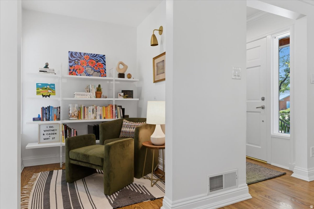 YALECREST - Residential