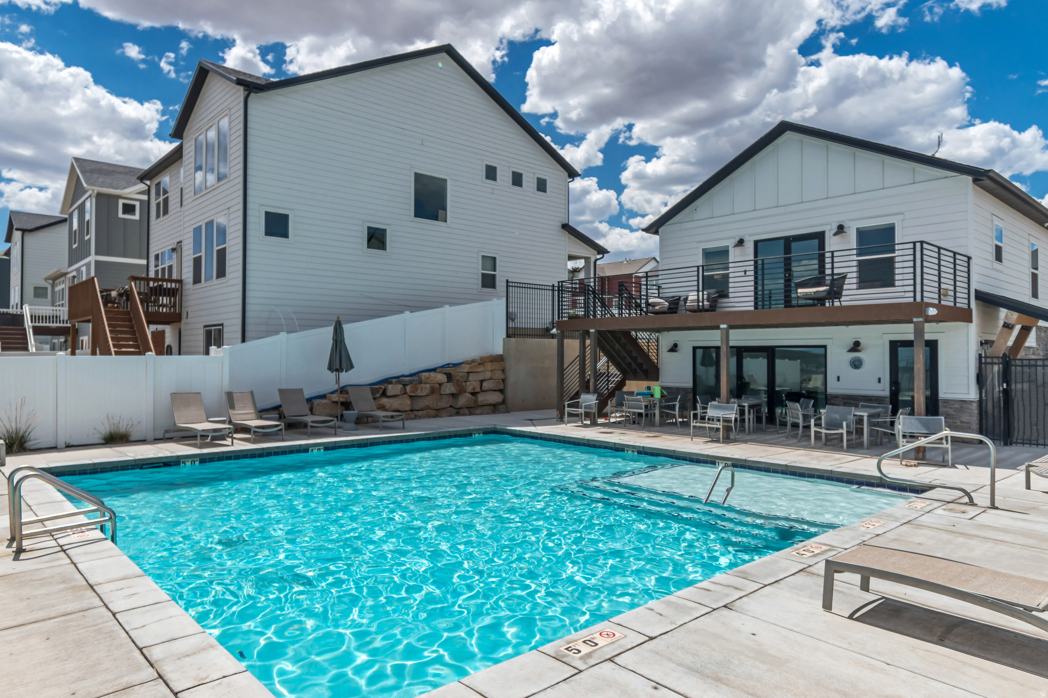 SCENIC MOUNTAIN - Residential