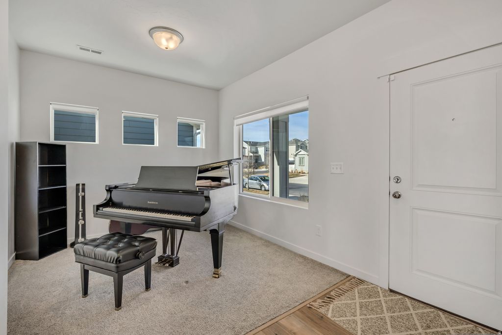 Photo of 9270 N SCENIC MOUNTAIN DR, Eagle Mountain, UT 84005 (MLS # 2140738)