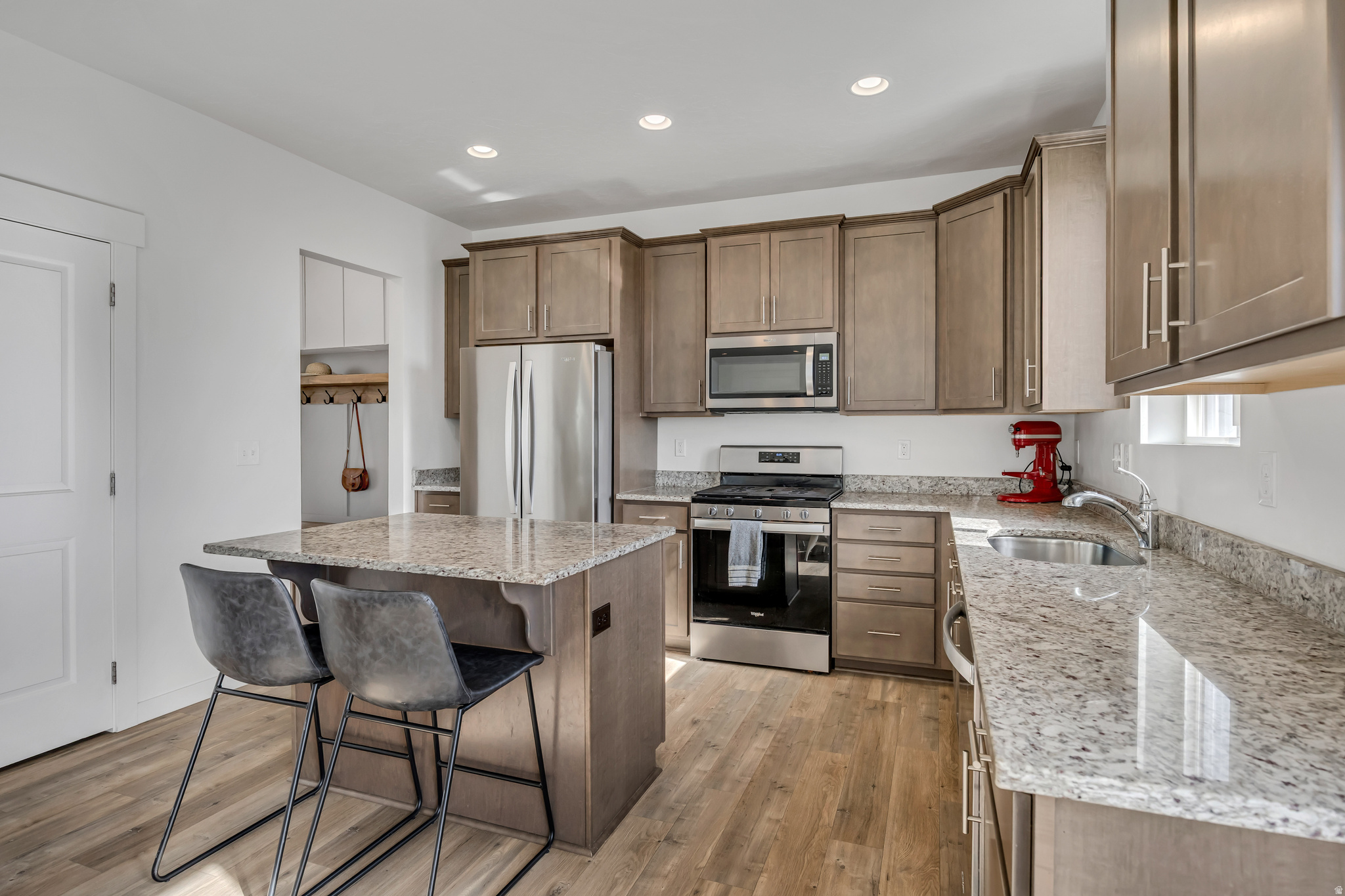 SCENIC MOUNTAIN - Residential