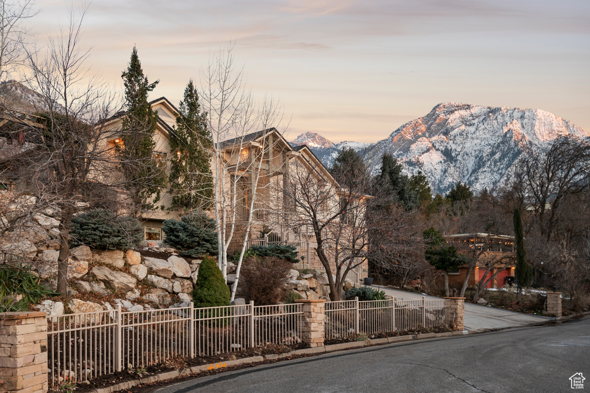 3685 S Gilroy Cir, Salt Lake City, Utah image 7