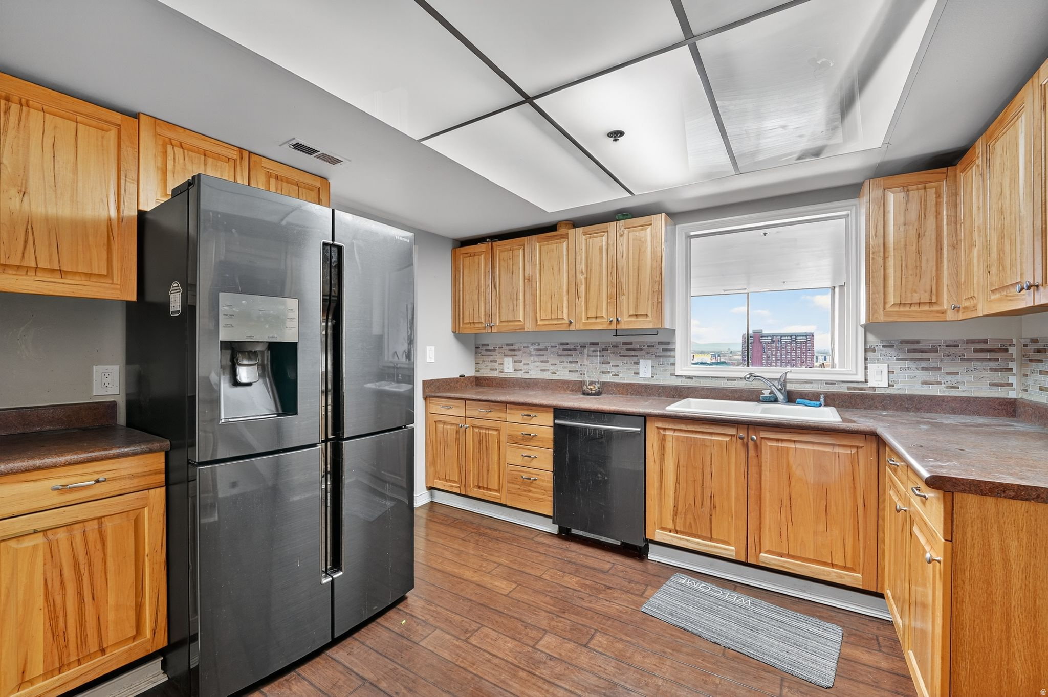 AMERICAN TOWERS - Residential