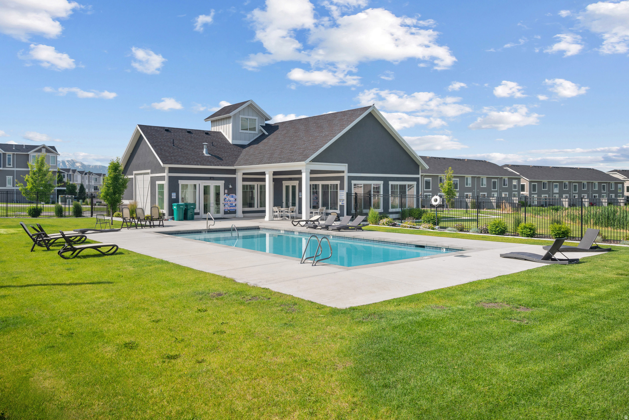 LAKEVIEW FIELDS - Residential