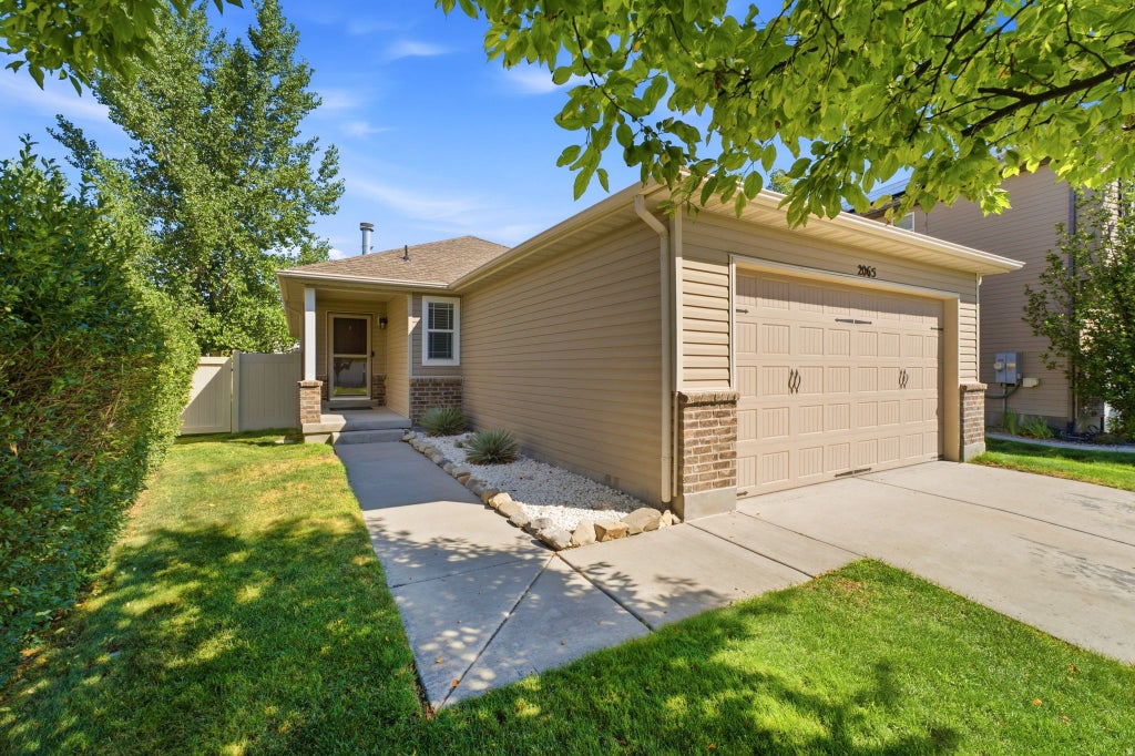 Photo of 2065 E JORDAN WAY N, Eagle Mountain, UT 84005 (MLS # 2174233)