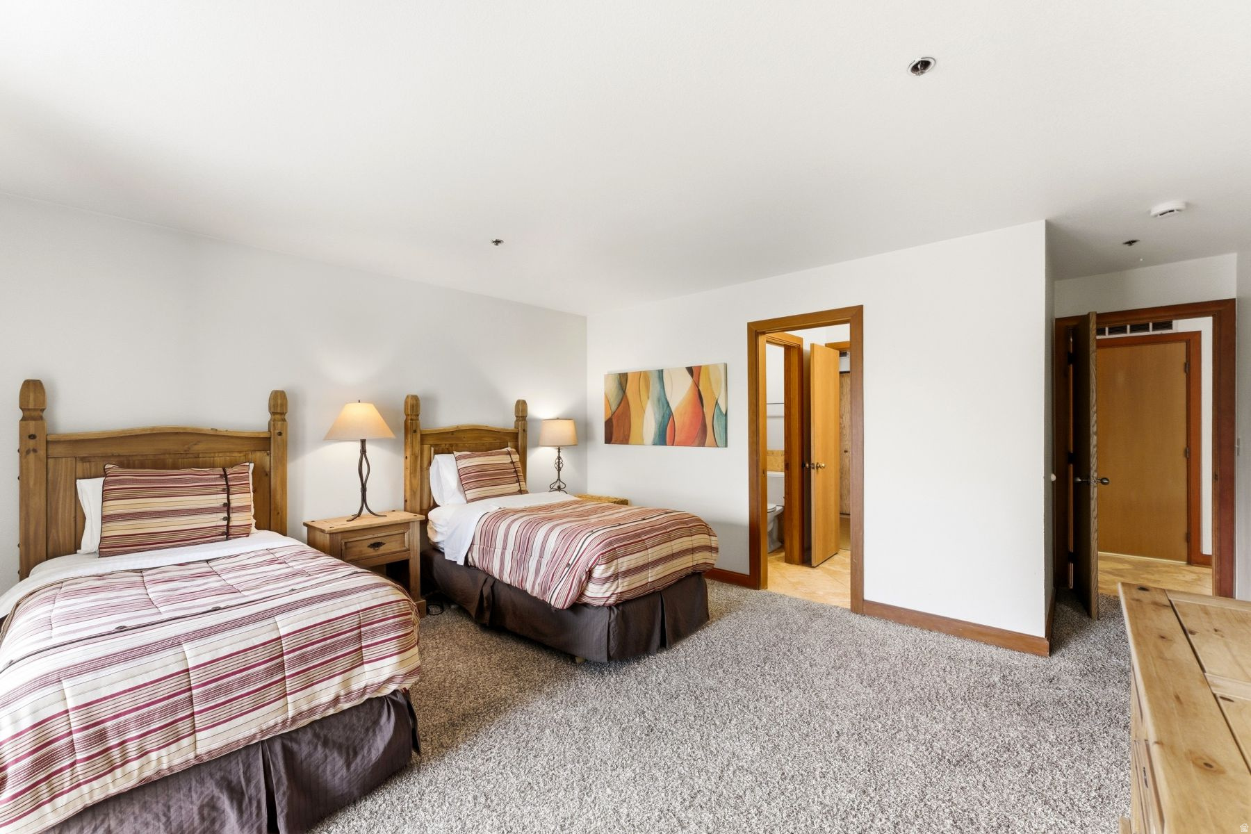 SILVER CLIFF VILLAGE - Residential