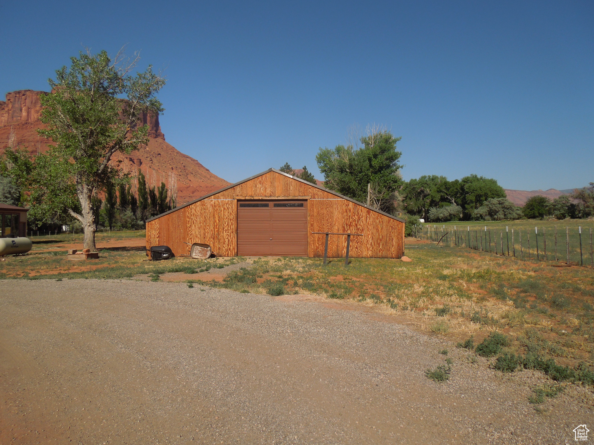 CASTLE VALLEY RIVER RANCHOS - Residential