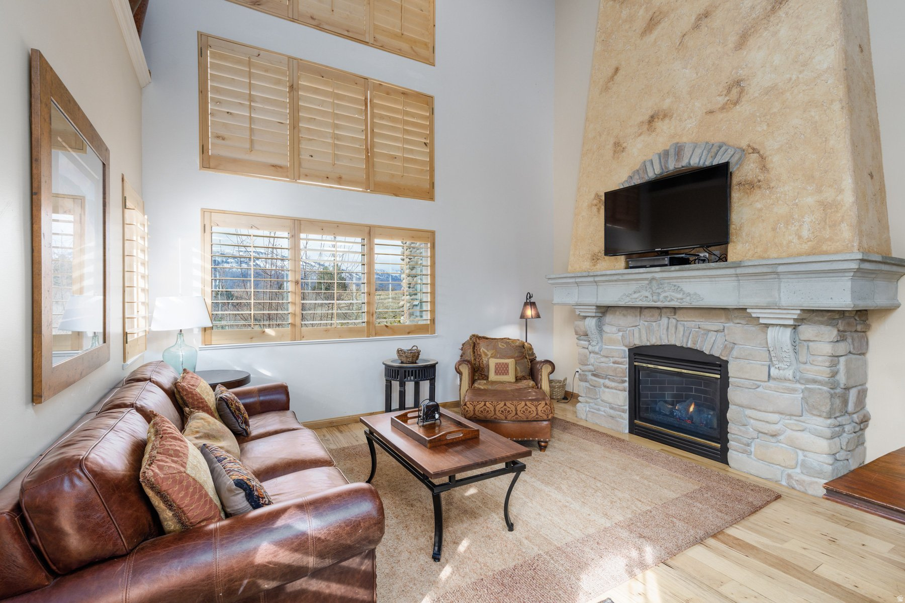 CASCADES AT MOOSE HOLLOW - Residential