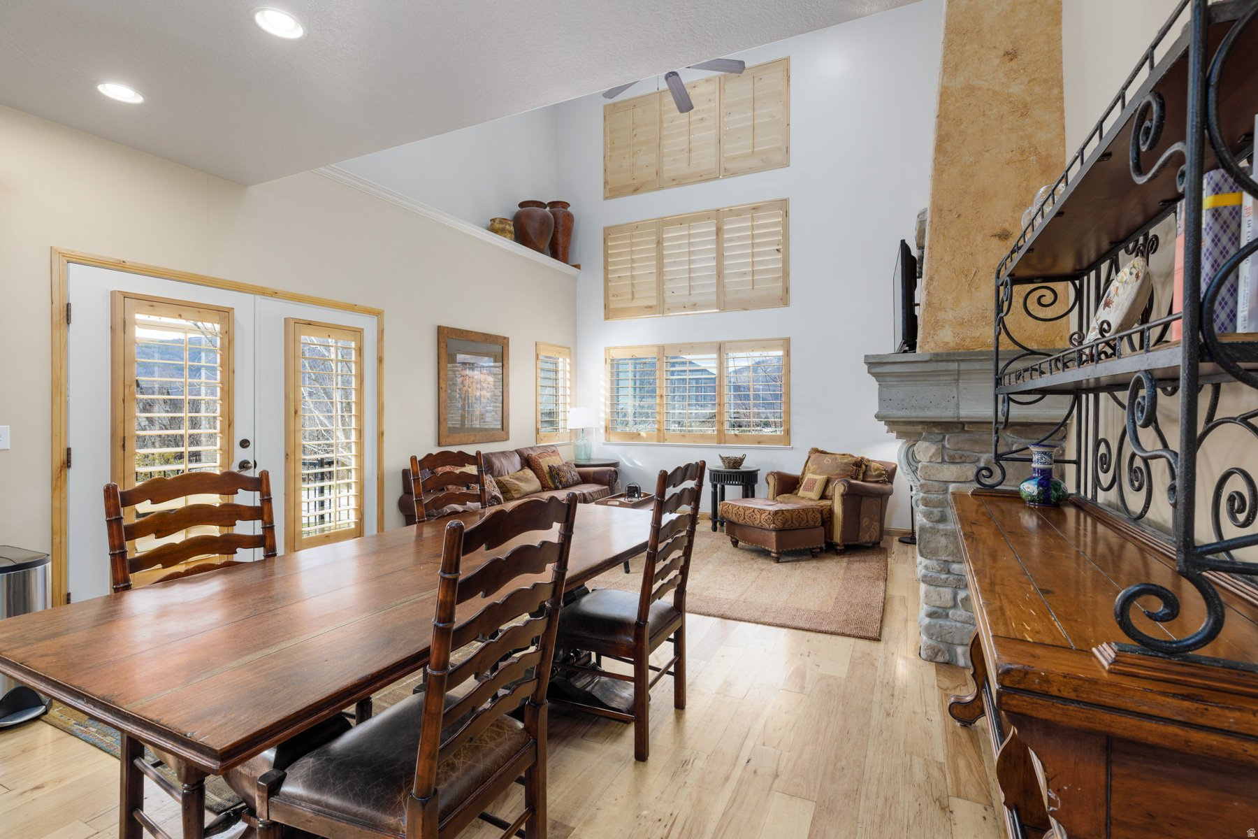 CASCADES AT MOOSE HOLLOW - Residential