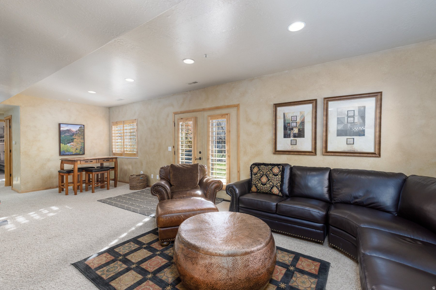 CASCADES AT MOOSE HOLLOW - Residential