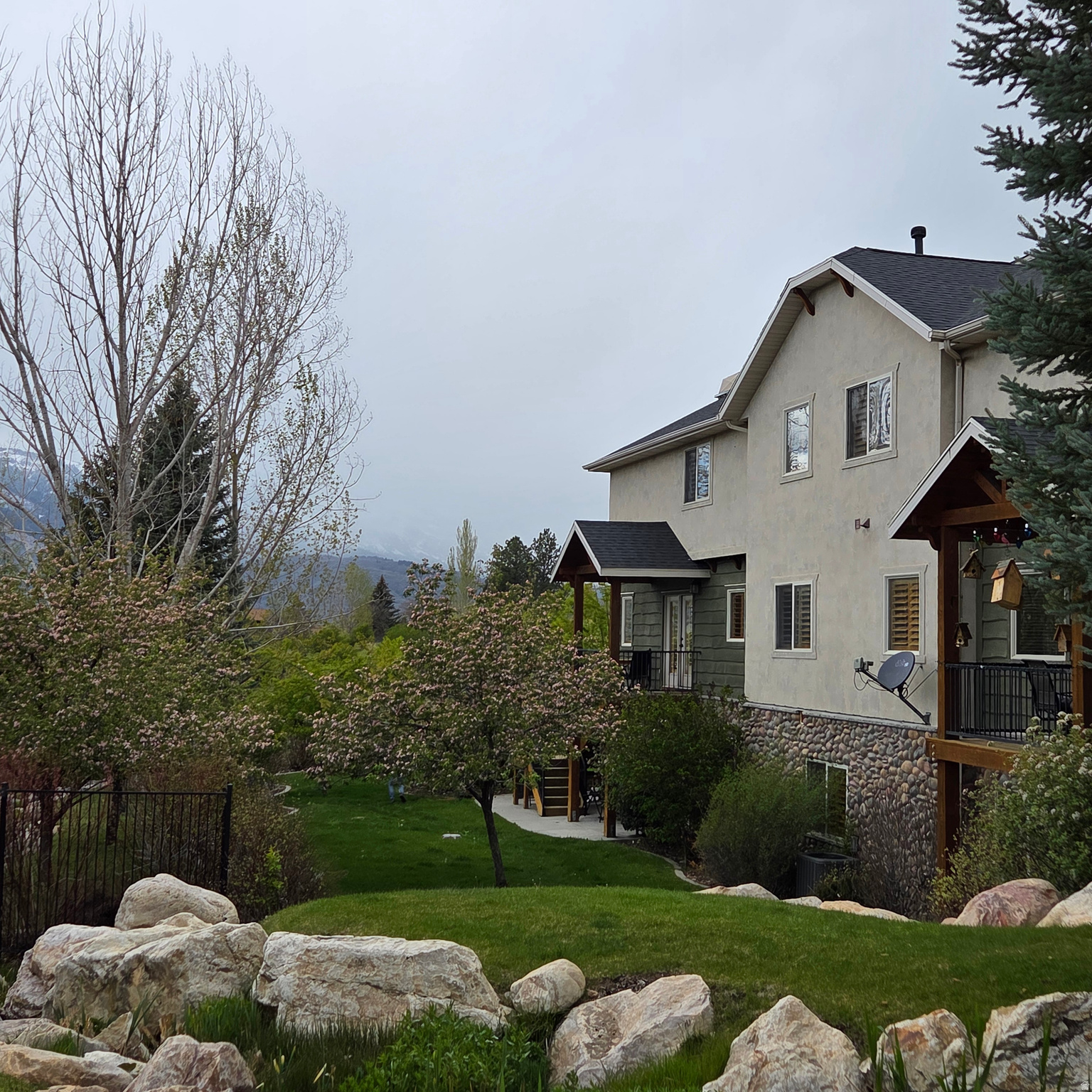 CASCADES AT MOOSE HOLLOW - Residential