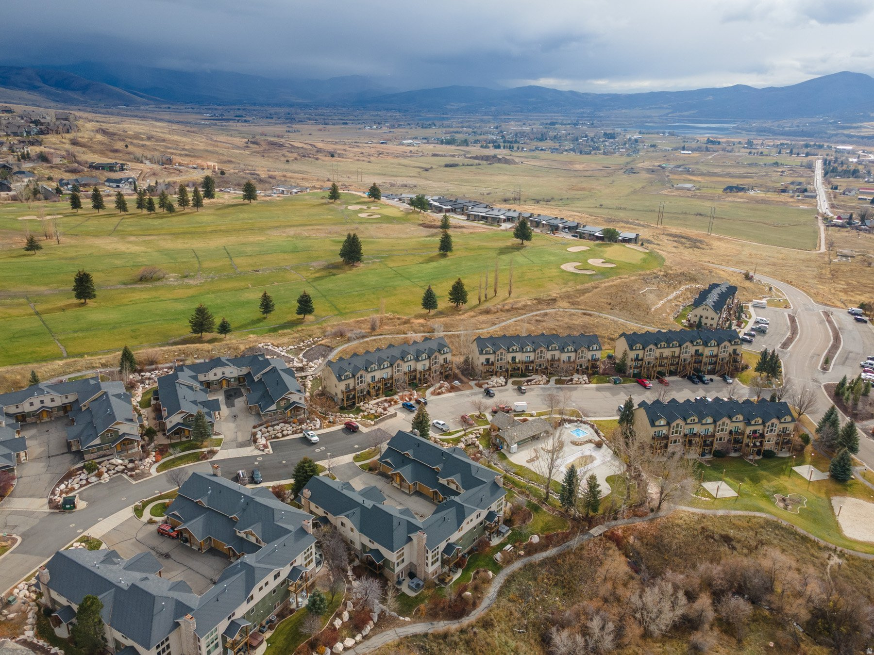 CASCADES AT MOOSE HOLLOW - Residential