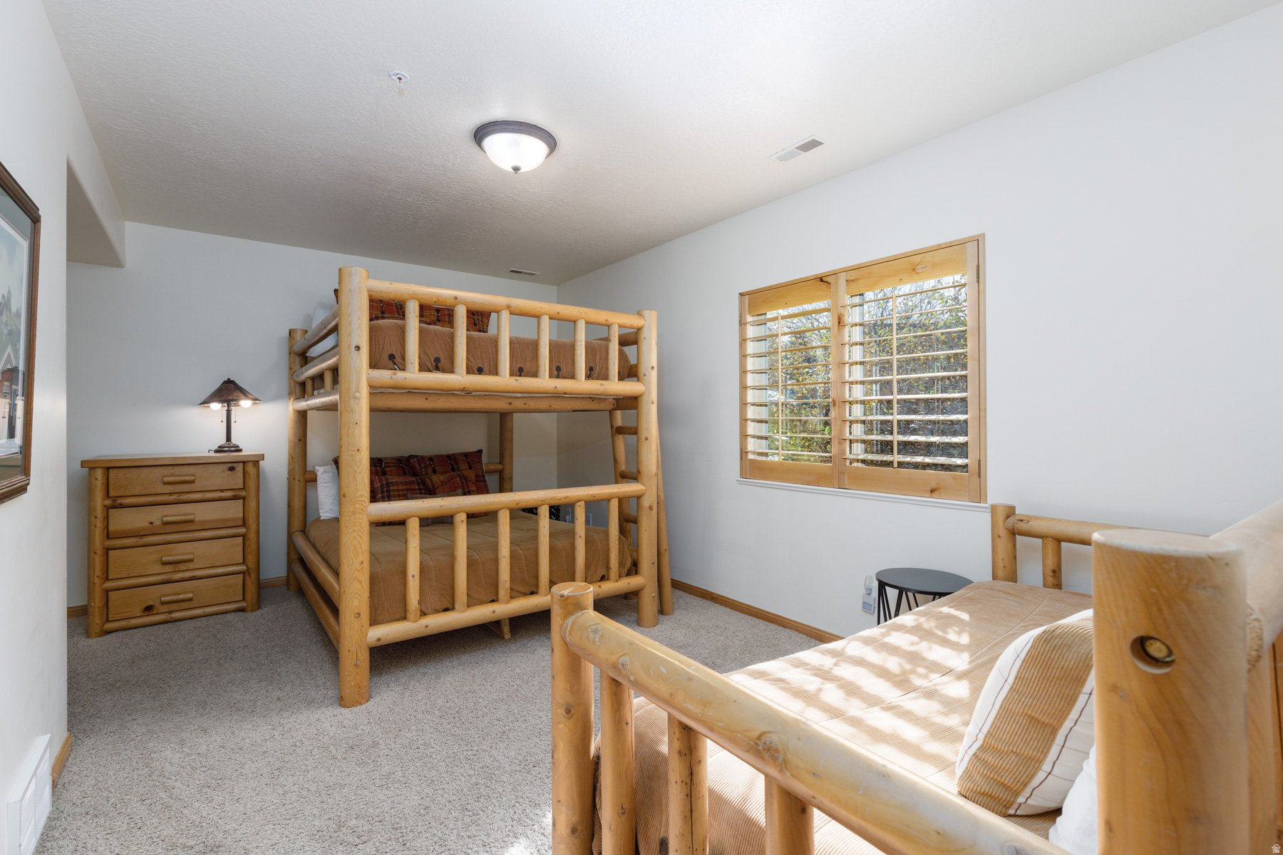 CASCADES AT MOOSE HOLLOW - Residential