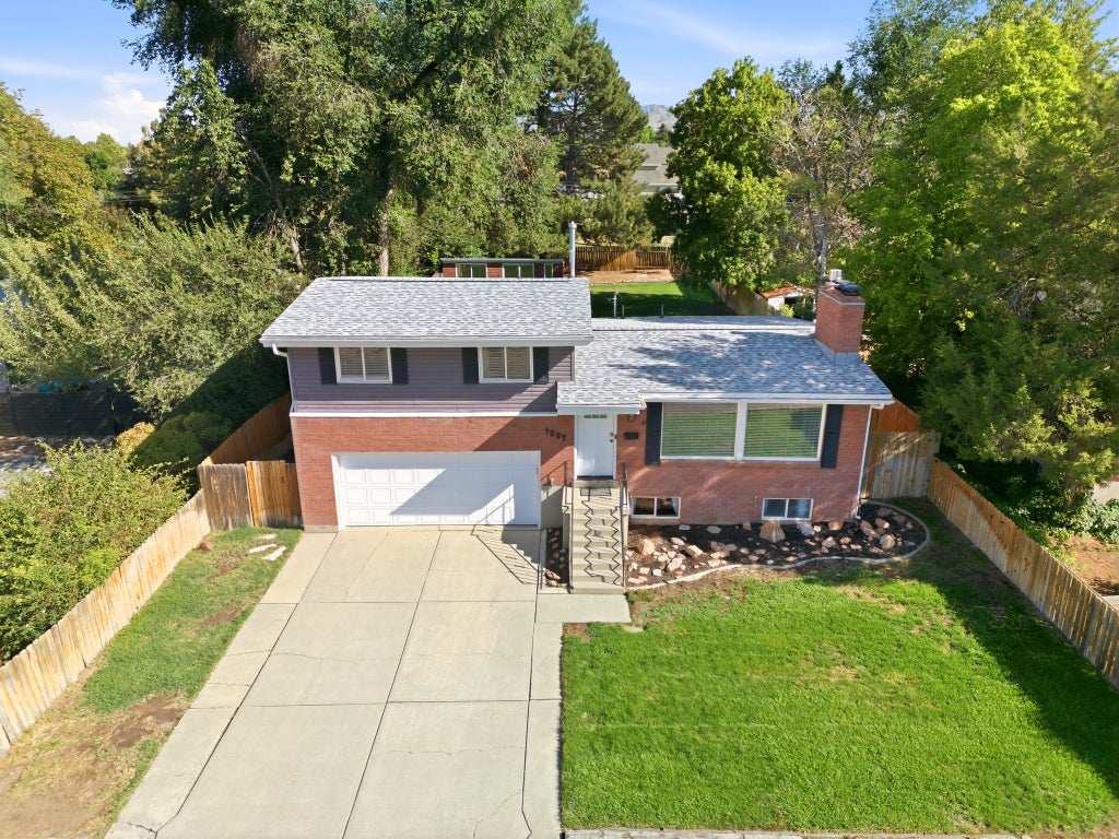 Photo of 1237 E SIERRA WAY, Millcreek, UT 84106 (MLS # 2181334)