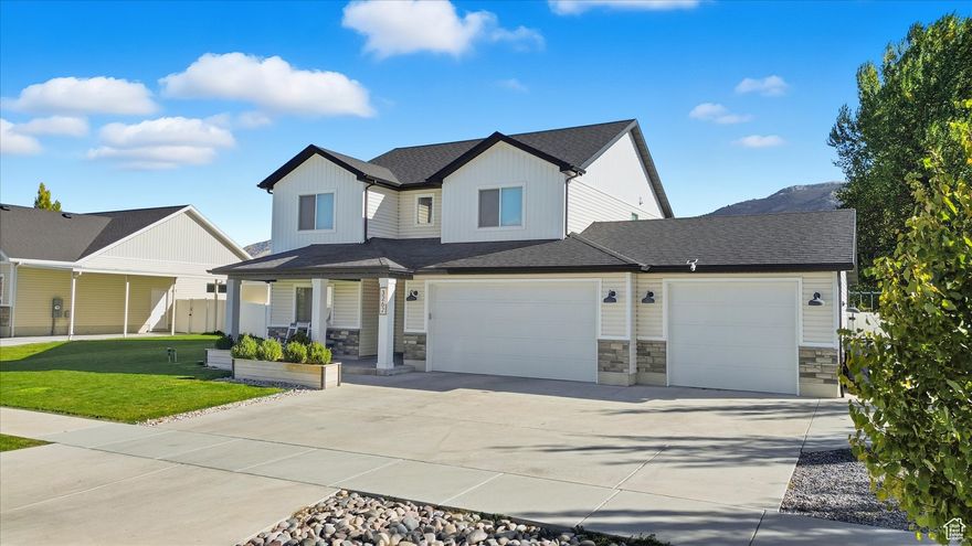 Seller Is Giving $10,000 Toward Buyer Closing Costs!!! Make time to come see this clean and well-kept 3 bedroom, 2.5 bath, 3 car garage home with its large lot and views. Granite kitchen counters, stainless appliances, spacious kitchen/family room space for holiday entertaining, a 2nd family room plus bonus den/office (with built-ins!), mudroom, large primary bath with double sinks and roomy tile shower, garage workbench and shelving, plenty of storage, and parking space for your toys!