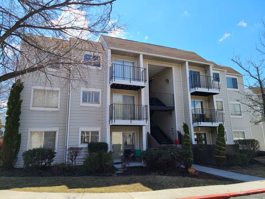 IMMACULATE TOP-FLOOR CONDO IN THE HIGHLY DESIRABLE QUAILBROOK COMMUNITY. PRIME MILLCREEK LOCATION! THIS BRIGHT AND AIRY RESIDENCE FEATURES AN OPEN FLOOR PLAN, LARGE WINDOWS, AND ABUNDANT NATURAL LIGHT THROUGHOUT. THE CHEERFUL KITCHEN INCLUDES NEWER STAINLESS APPLIANCES AND OPENS TO COMFORTABLE LIVING SPACES PERFECT FOR EVERYDAY LIVING AND ENTERTAINING. THE SPACIOUS PRIMARY SUITE OFFERS A RELAXING  RETREAT, WHILE RECENT UPDATES- INCLUDING NEWER PAINT, CARPET, LIGHTING, AND A REFRESHED SHOWER-ADD TO THE CONDOS MOVE-IN-READY APPEAL. ENJOY PEACEFUL VIEWS AND FRESH AIR FROM YOUR PRIVATE BALCONY IN THIS QUIET, BEATIFULLY LANDSCAPED SETTING. EXCEPTIONAL COMMUNITY AMENTITIES INCLUDING A CLUBHOUSE, GYM, AND POOL ARE JUST STEPS FROM YOUR FRONT DOOR. EASY ACCESS TO MILLCREEK COMMONS, SHOPPING & RESTRAUNTS. ENJOY TODAY!