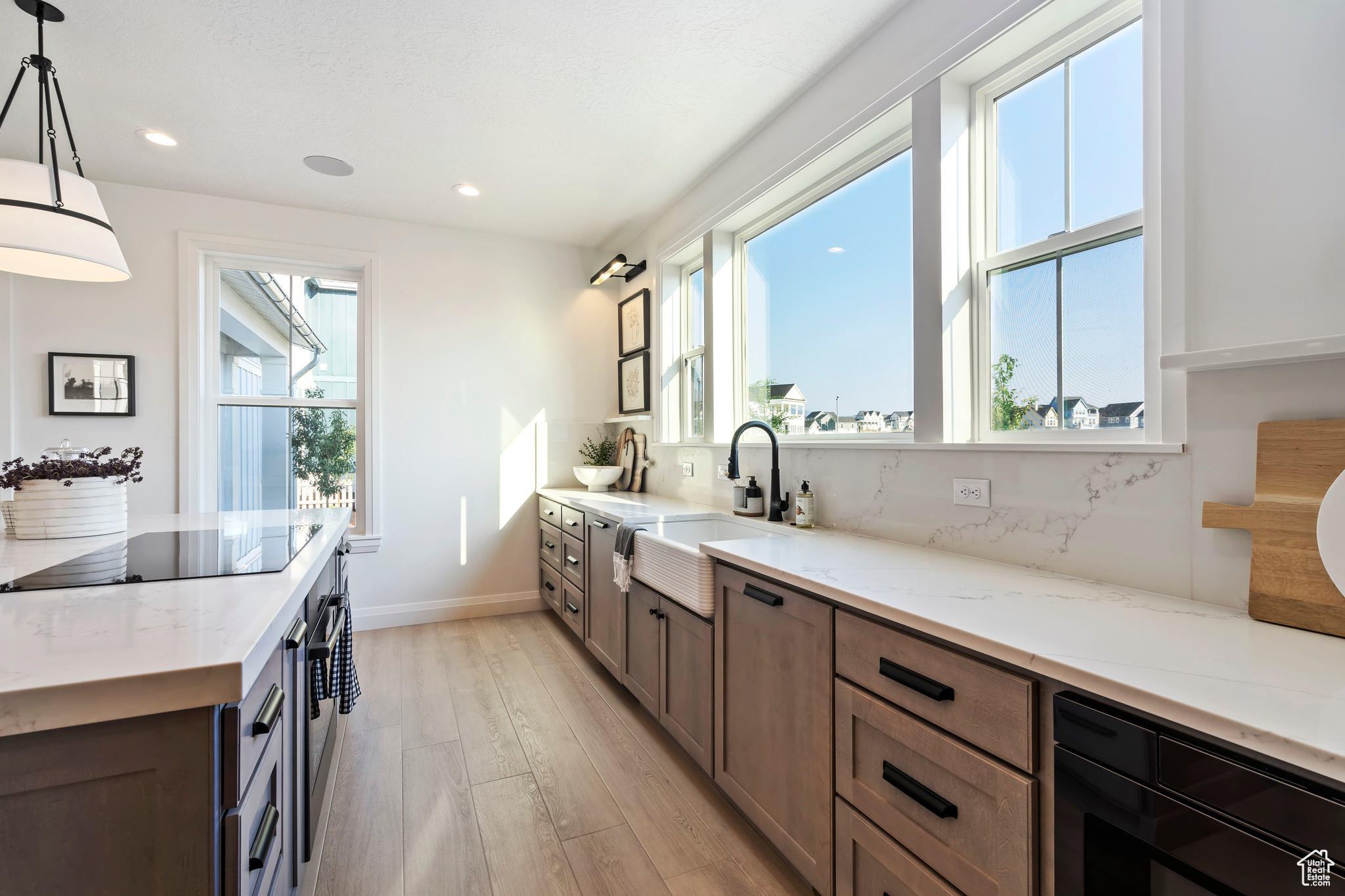 DAYBREAK - Residential