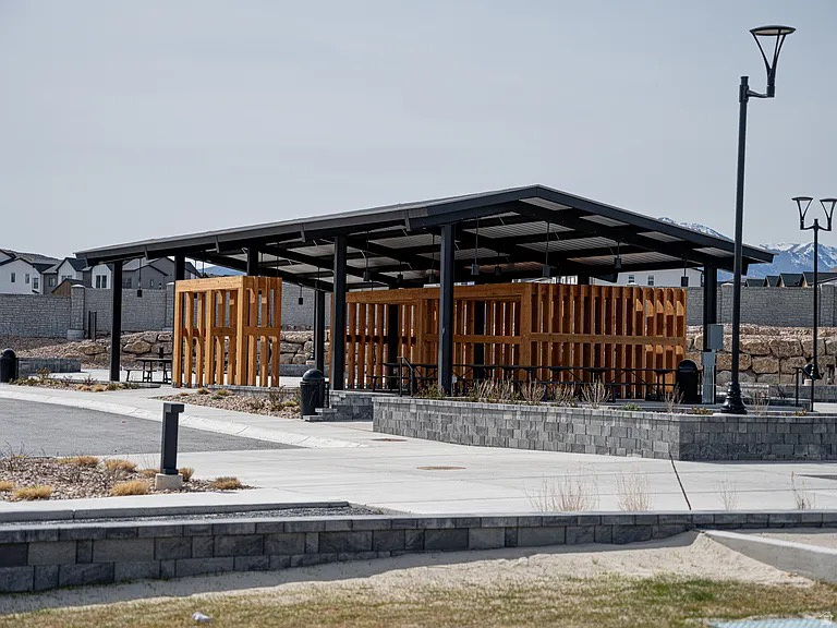 QUAILHILL - Residential