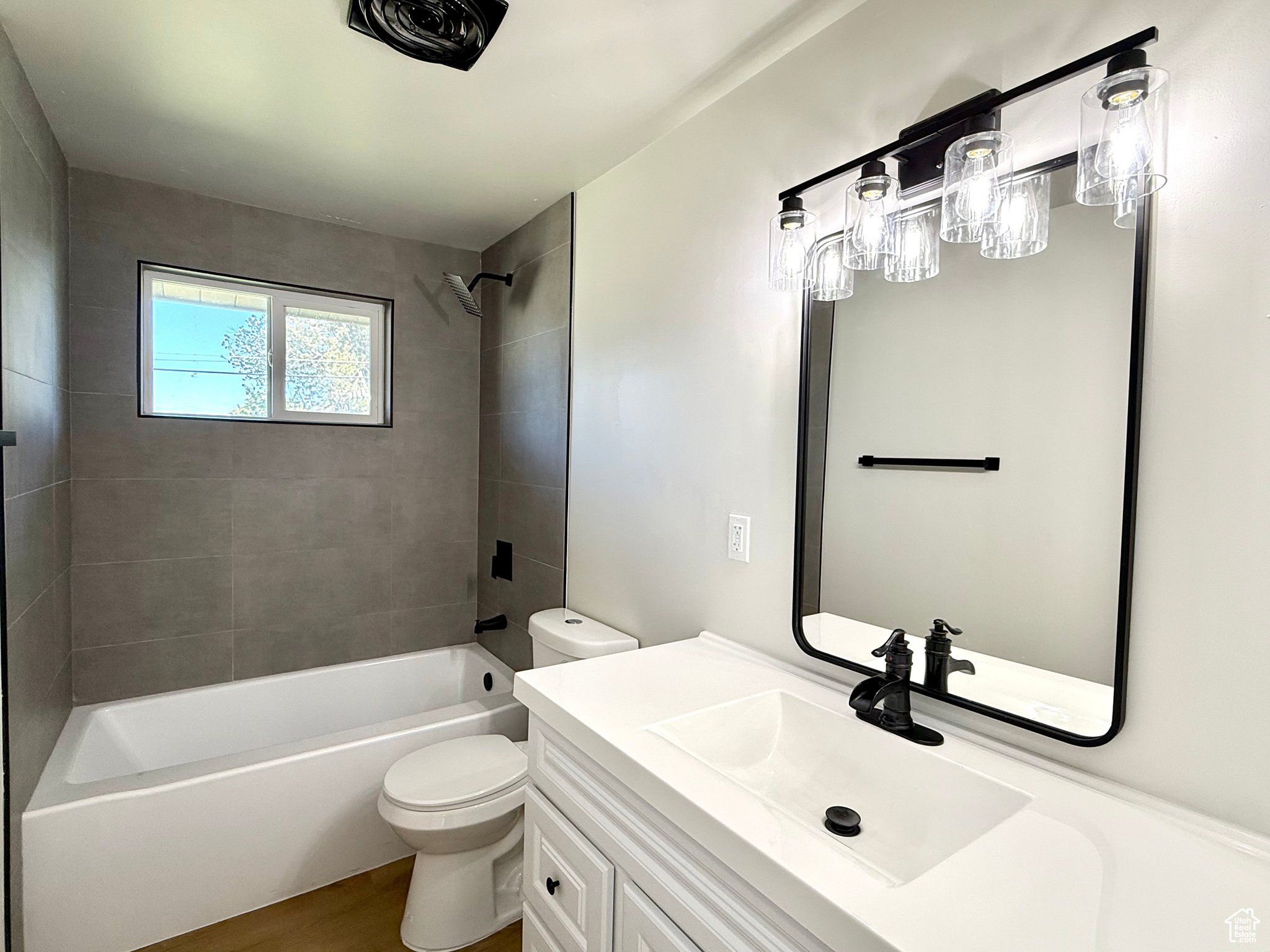 RIDGEWOOD ESTATES - Residential