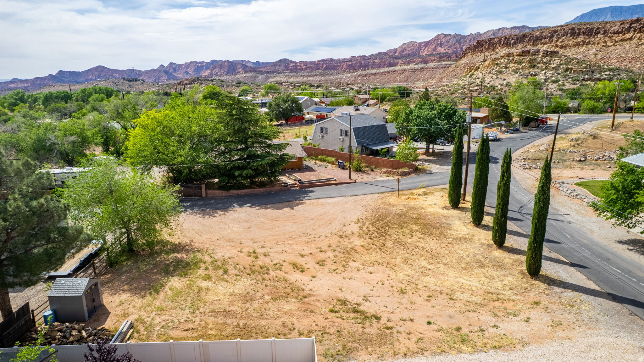 LEEDS ESTATES - Land