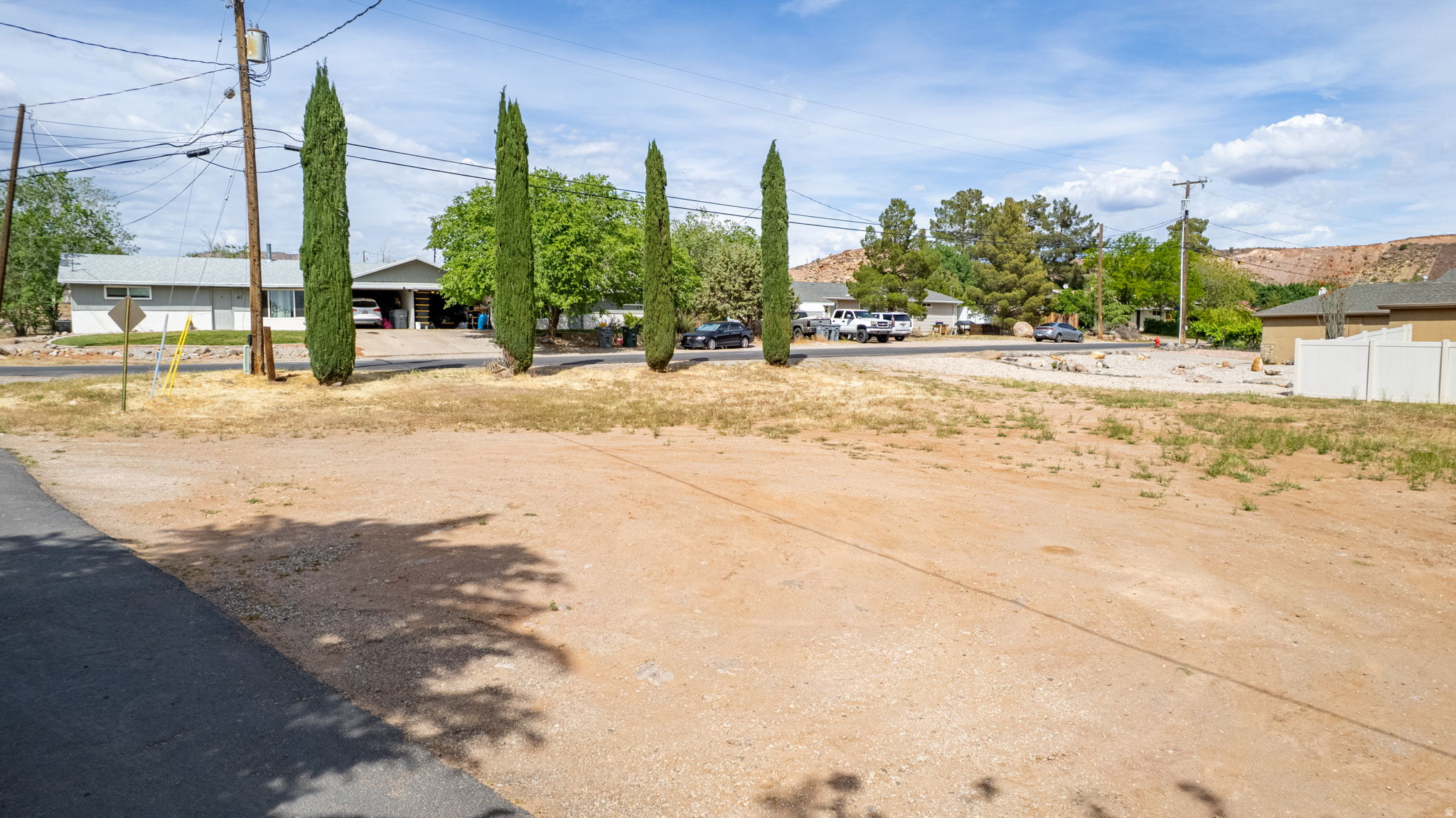 LEEDS ESTATES - Land