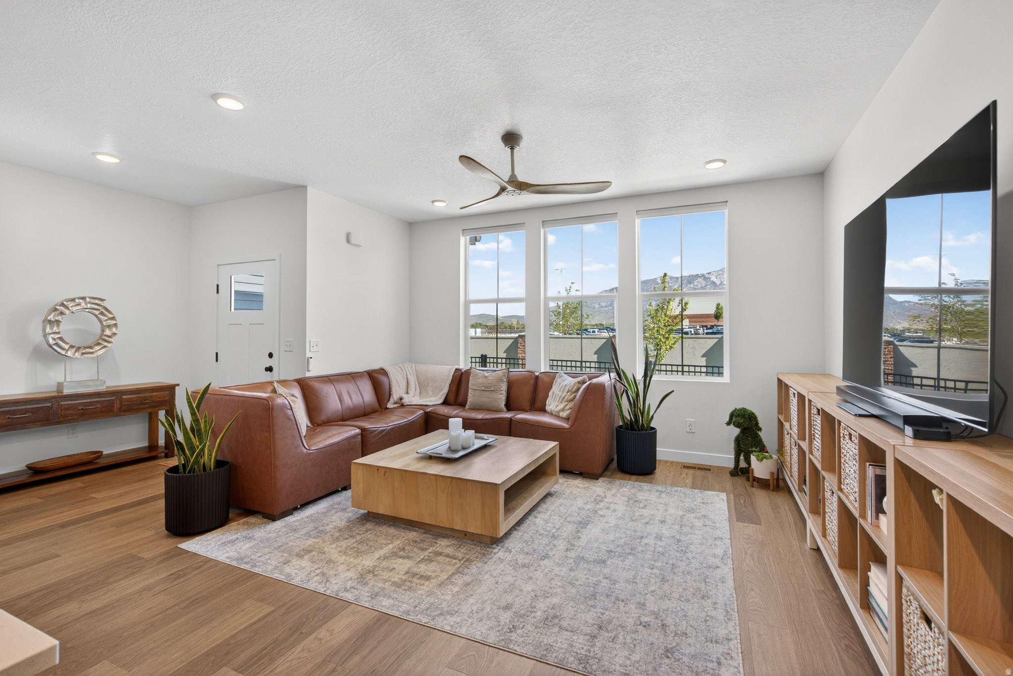 RIDGEVIEW - Residential