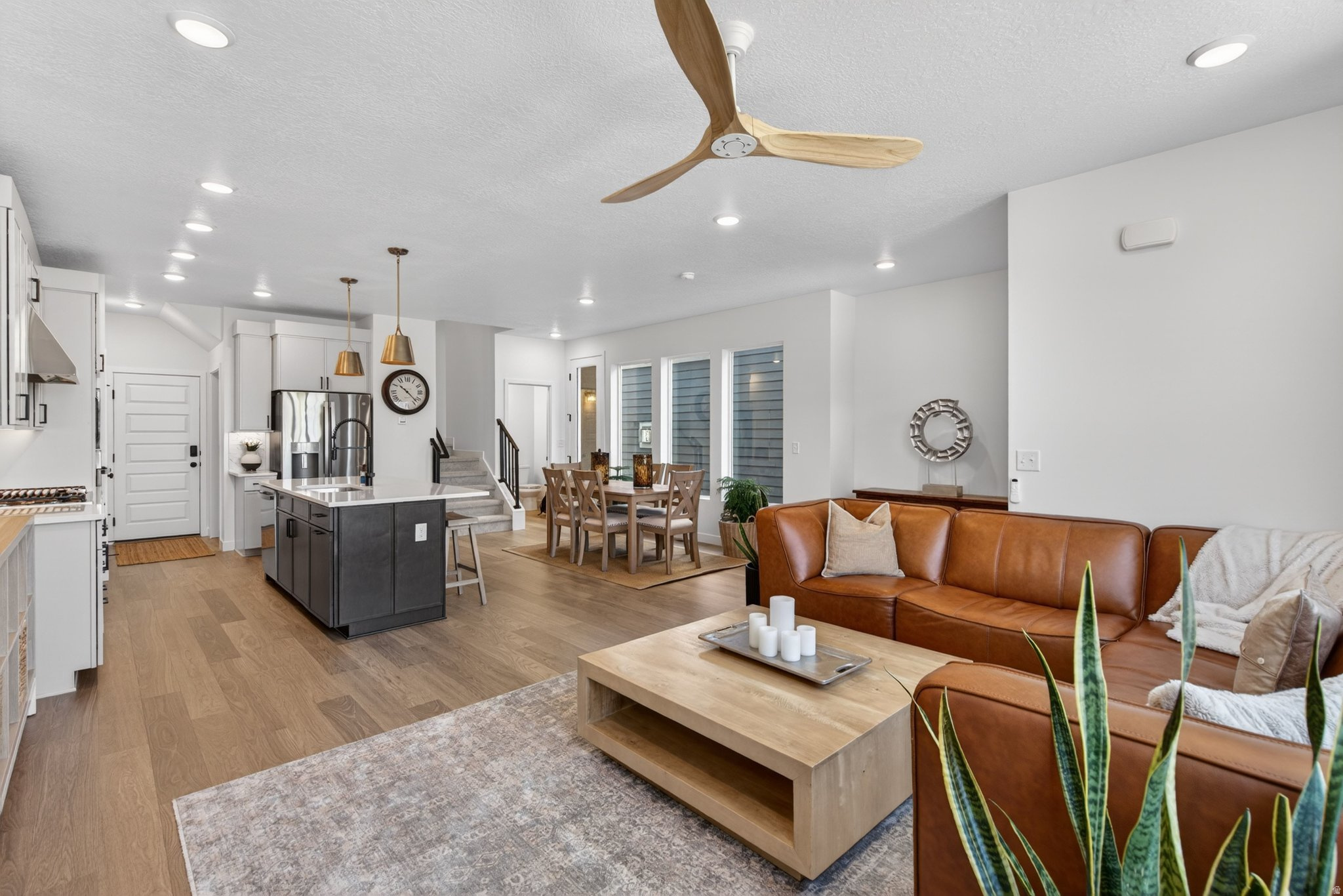 RIDGEVIEW - Residential