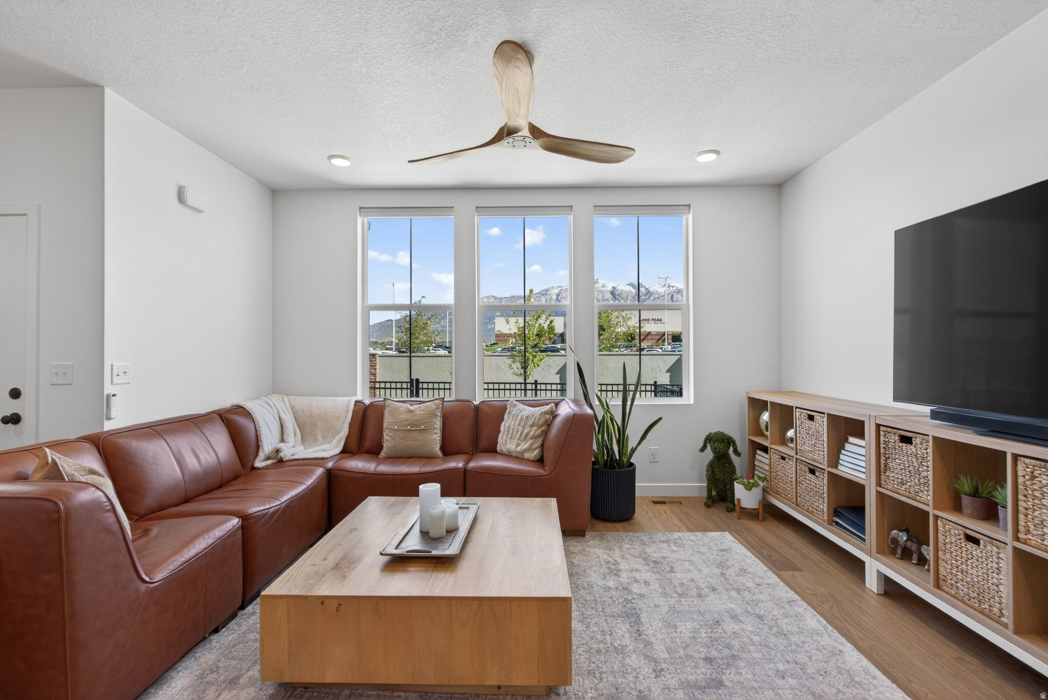 RIDGEVIEW - Residential