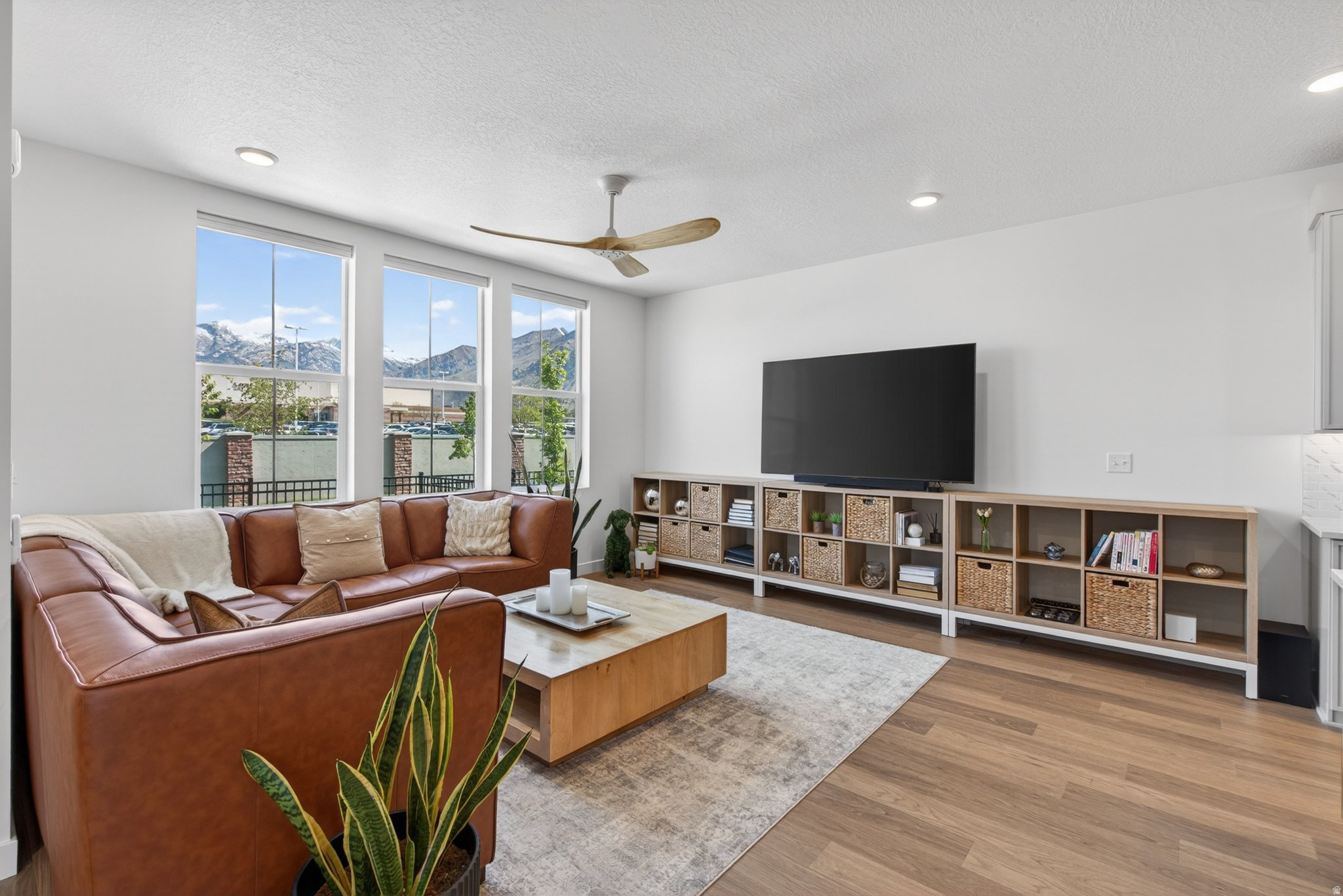RIDGEVIEW - Residential