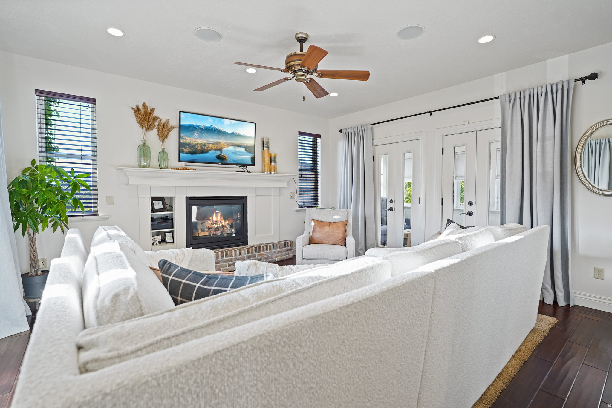 DURRANT MEADOWS - Residential